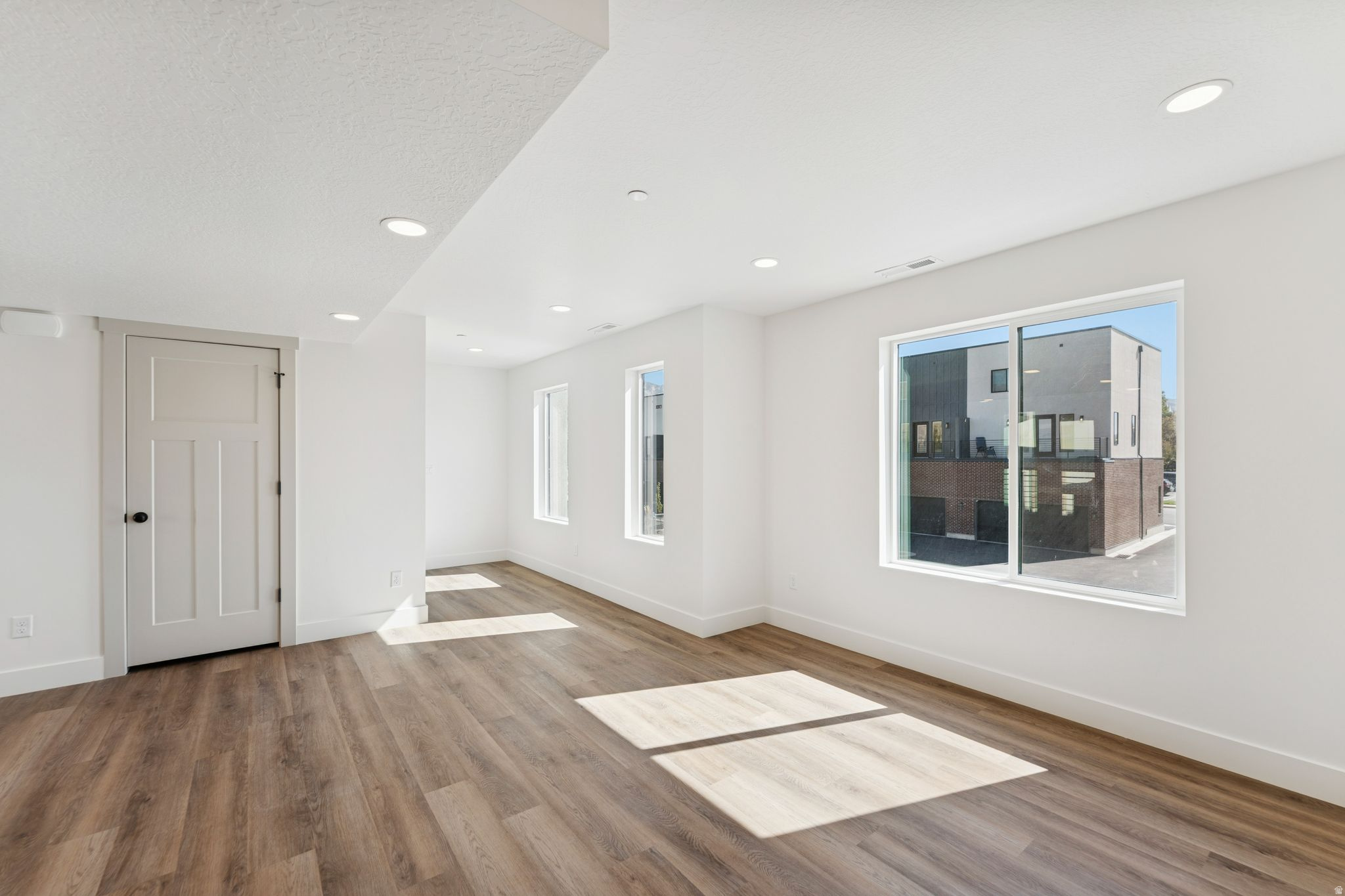 THE BROOKS ON MAIN - Residential