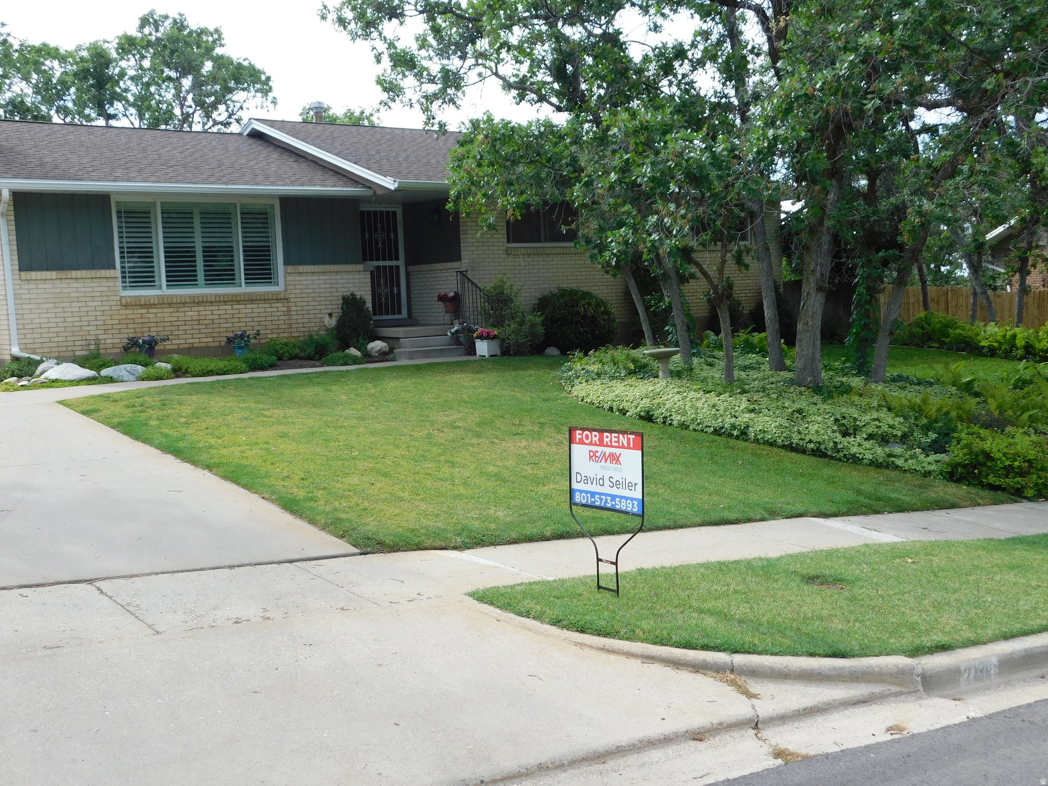 OAKRIDGE MANOR - Residential