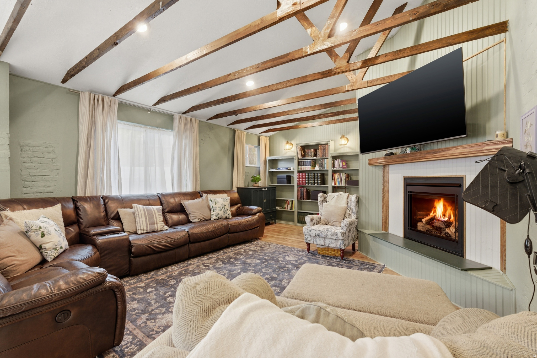 MOUNTAIN VIEW - Residential