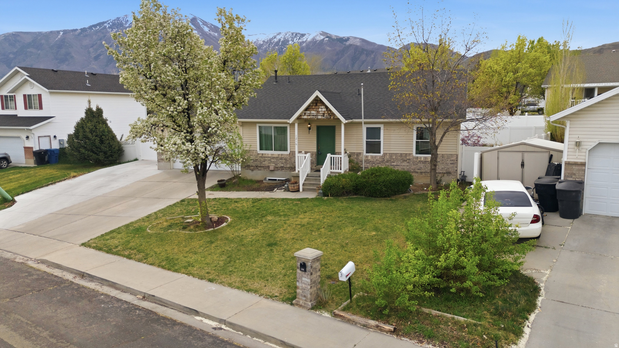 MOUNTAIN VIEW - Residential
