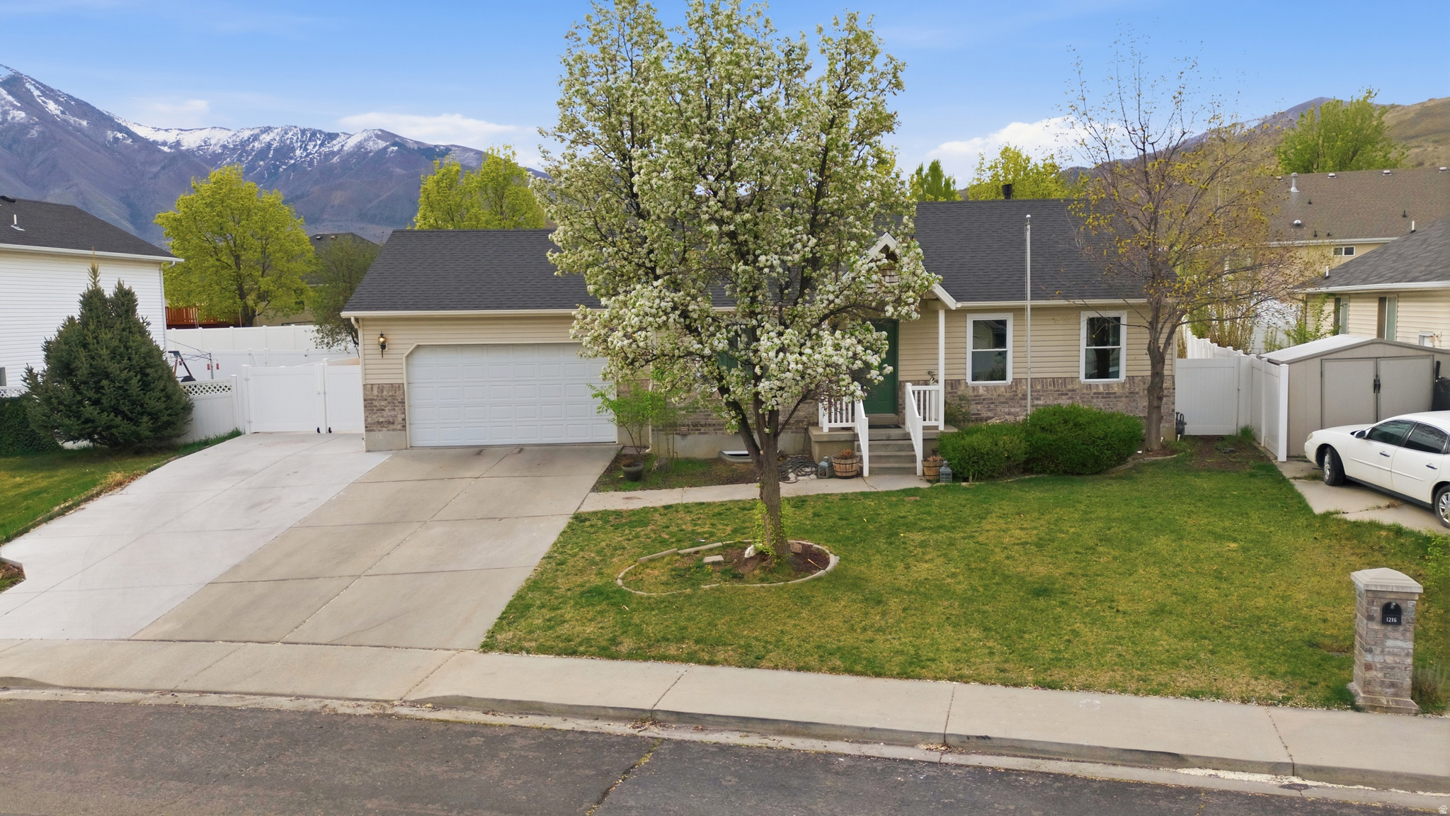 MOUNTAIN VIEW - Residential