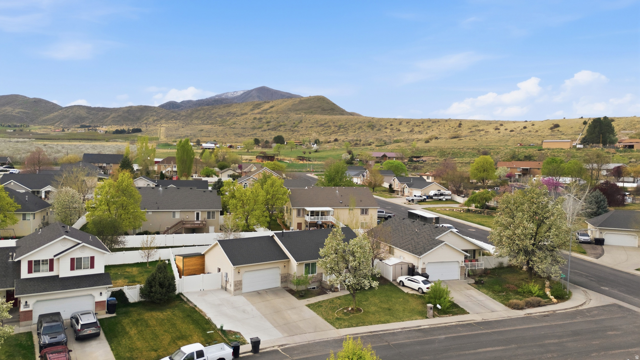 MOUNTAIN VIEW - Residential