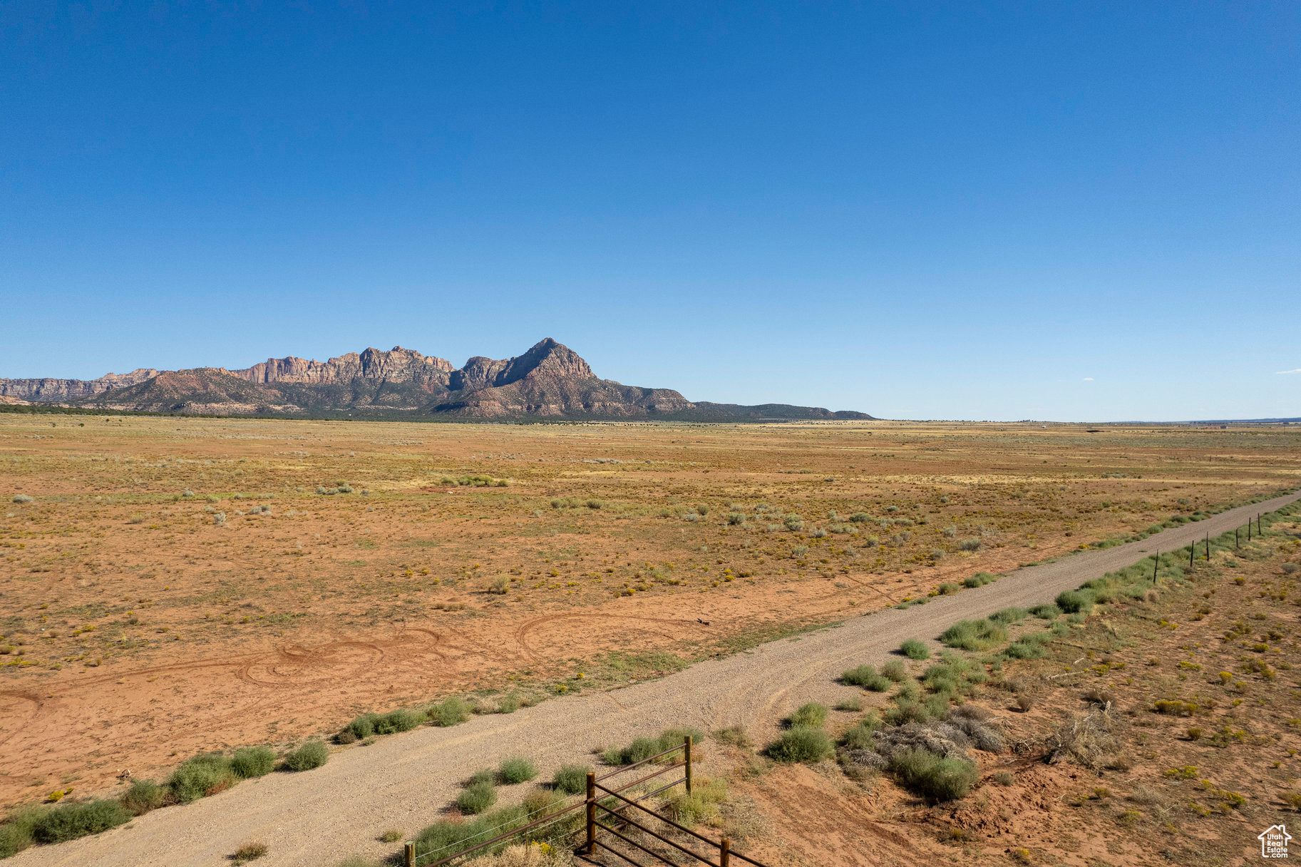 APPLE VALLEY TOWNSIT - Land