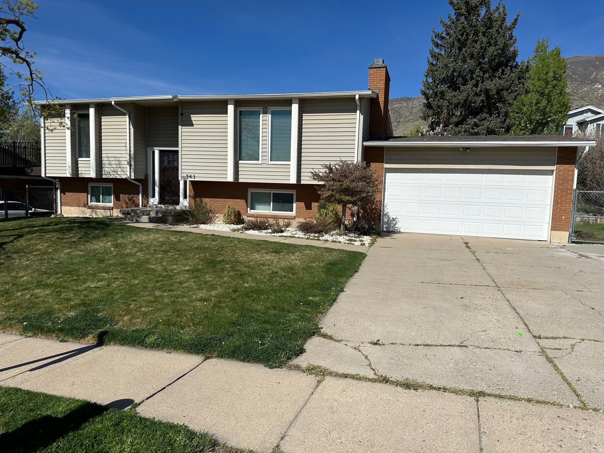 REDUCED PRICE! This house optimizes "location location location". Settled in a quiet neighborhood on the east side, yet close to retail, schools restaurants, Farmington Station and Downtown. You'll find this 4 bedroom, 2 bathroom home laid out just right for the space. Big rooms. two family rooms with cozy fireplaces and room for storage and laundry. Don't wait on this one.