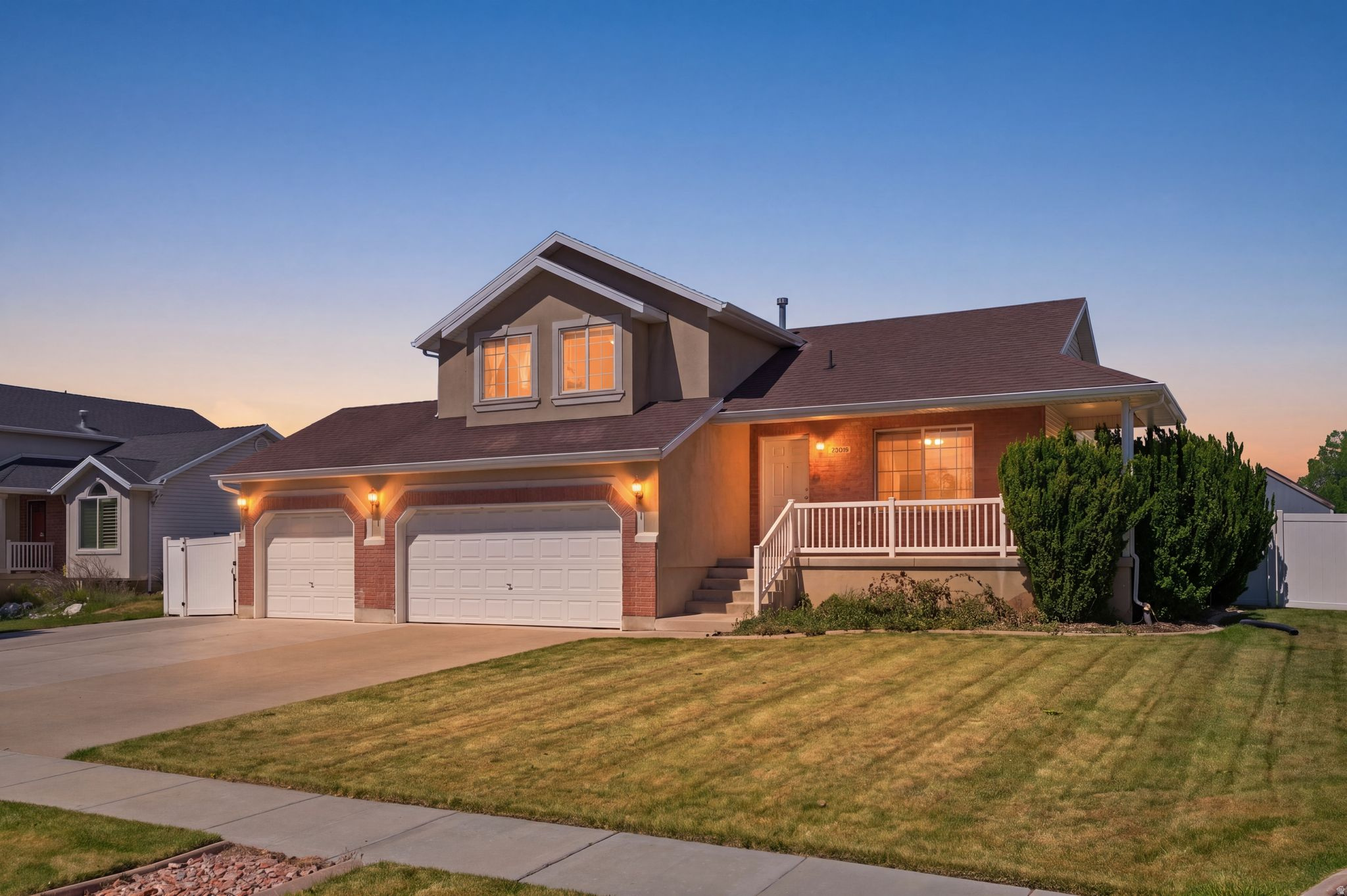 Great 5 bed home that's move in ready. Super clean and ready for you. 3 car garage AND Rv parking. Warm, cozy with lots of space to spread out. South facing lot to help with the snow melt.  Huge fenced back yard to entertain, play, or tinker in the raised veggie gardens. Easy to show.