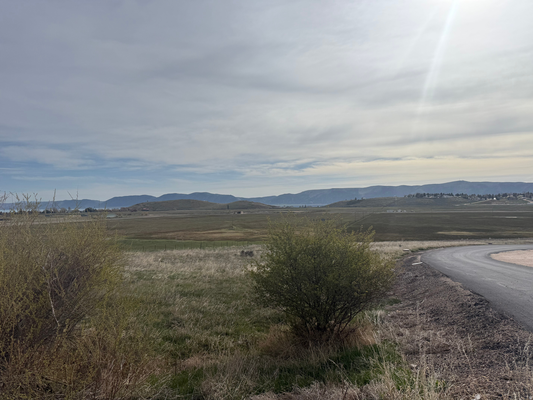 Gradual sloped building lot bordering common space! Easy paved year round access. Short term rentals are approved in this area. Direct access to National Forest and the bike path.