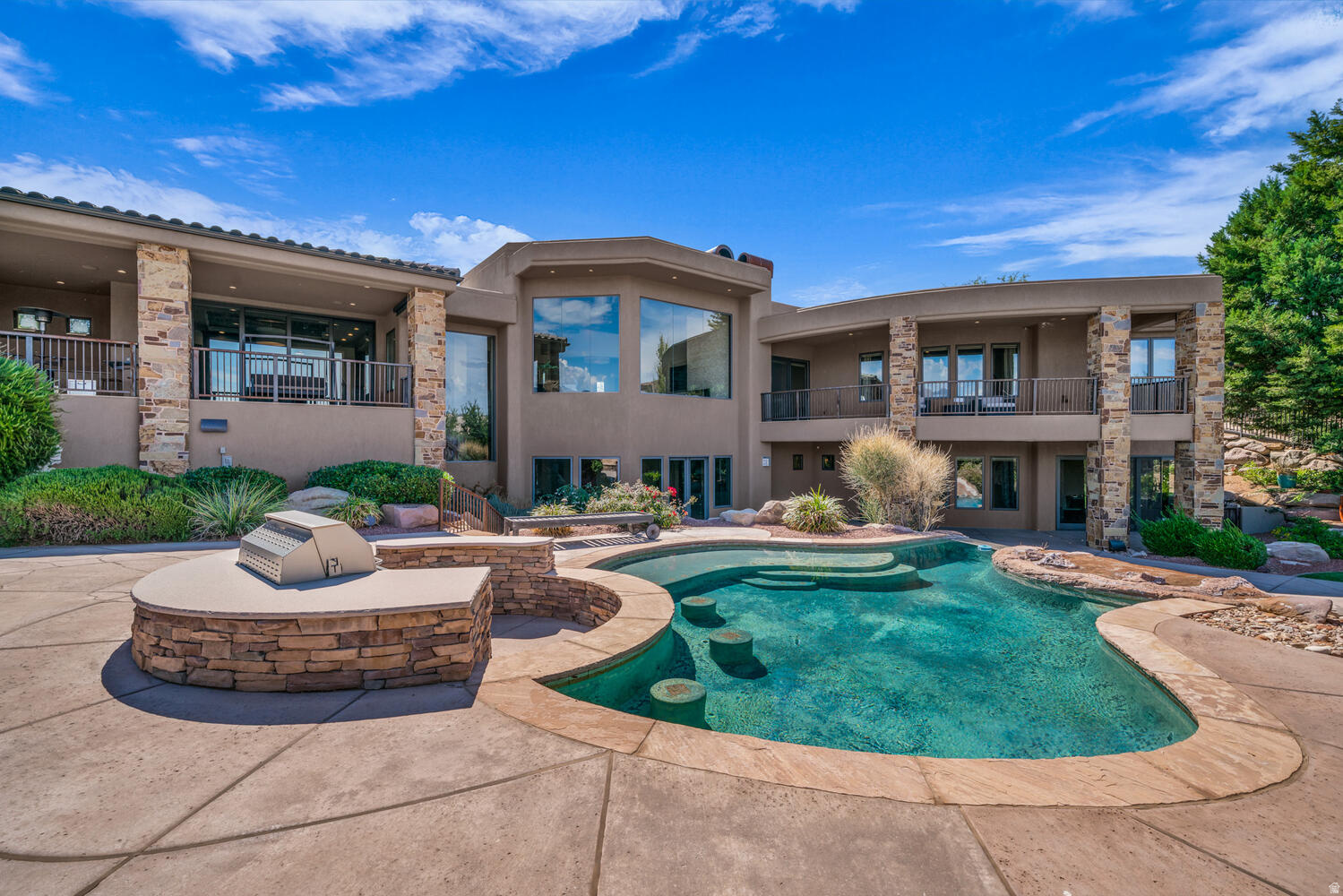 LEDGES OF ST GEORGE - Residential