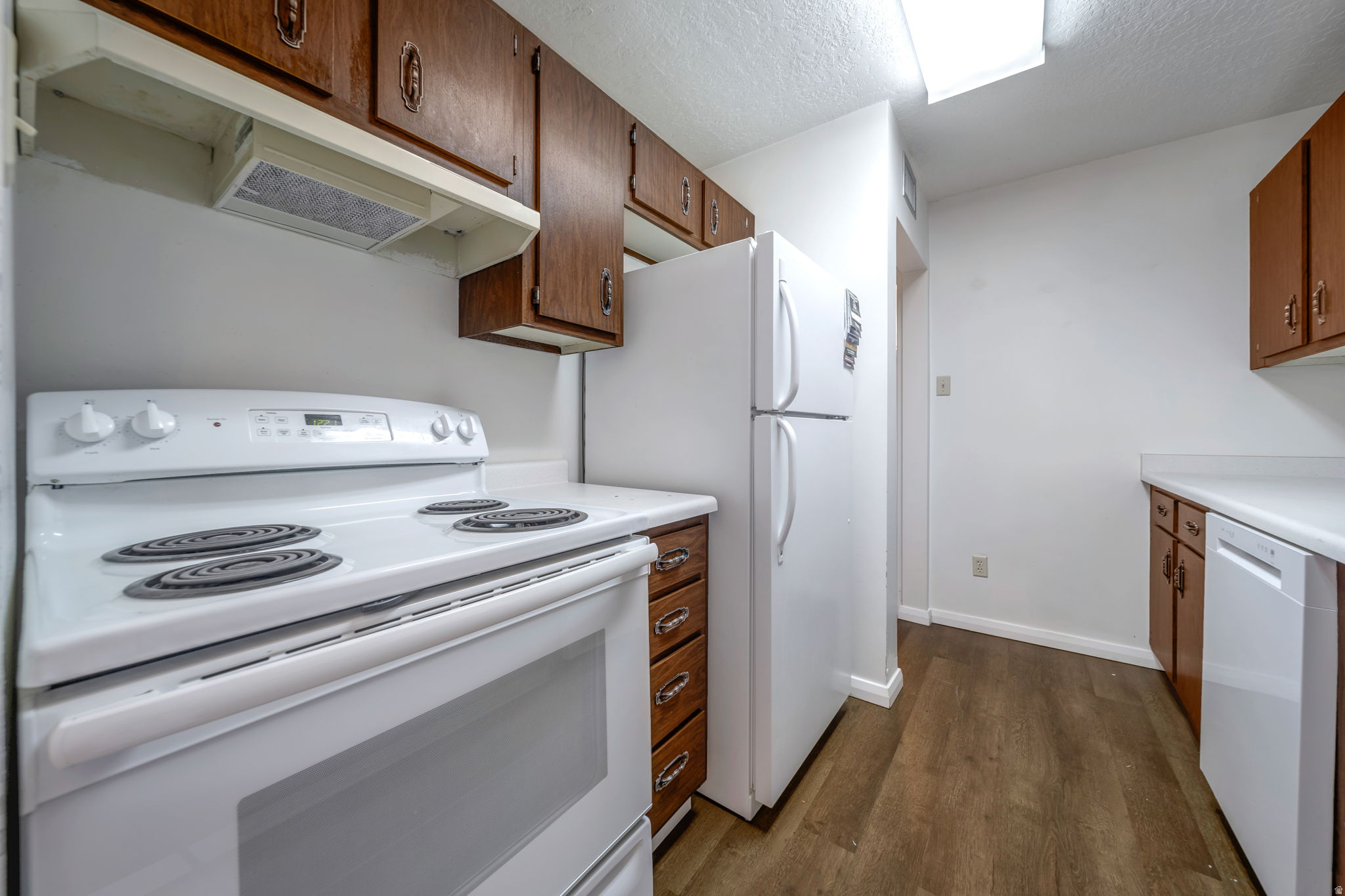 CANYON ROAD - Residential