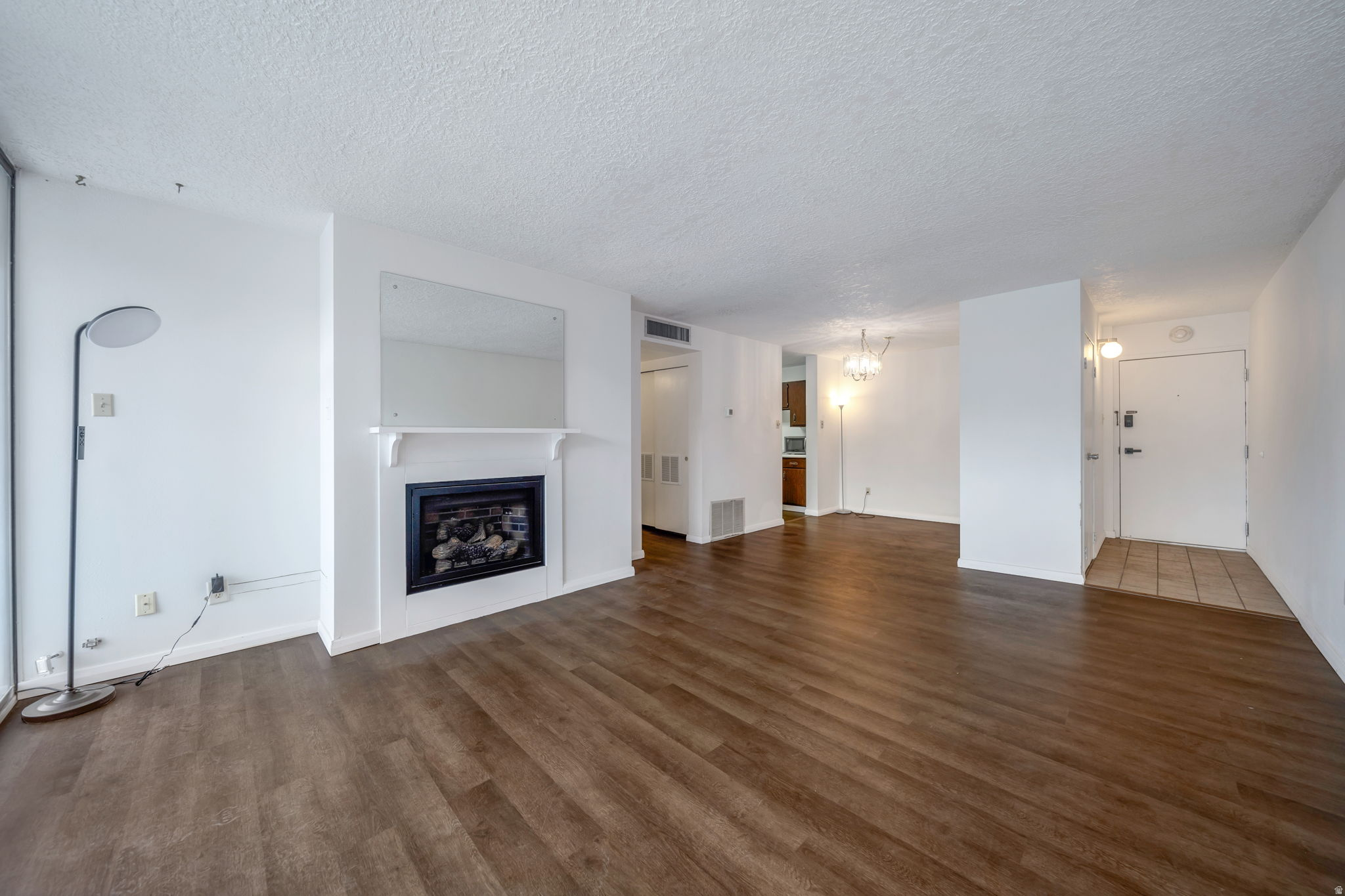 CANYON ROAD - Residential