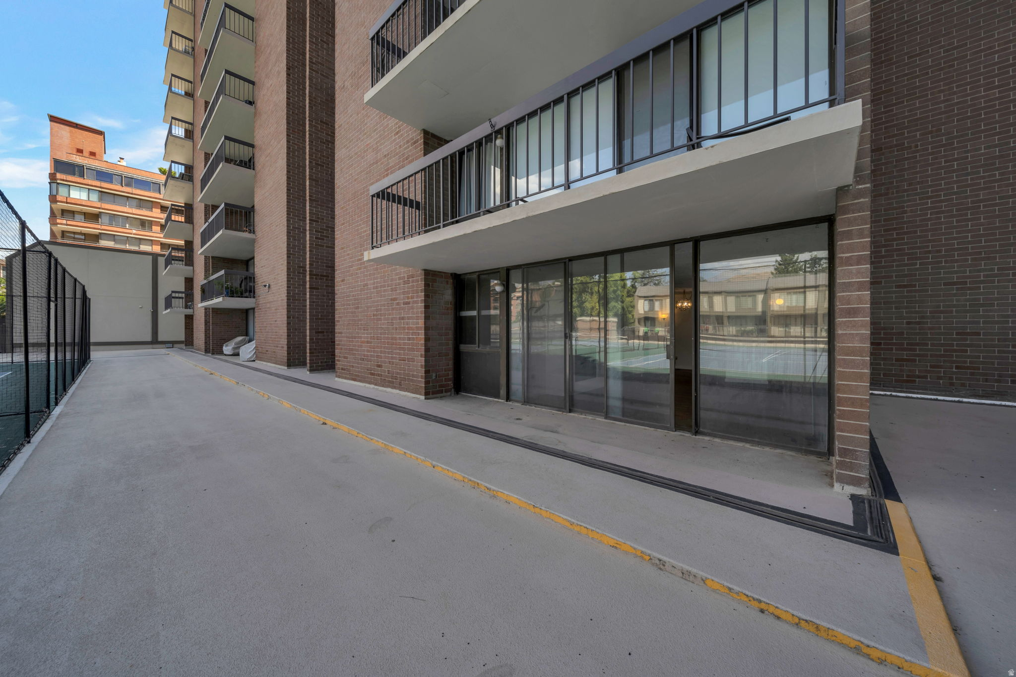 CANYON ROAD - Residential