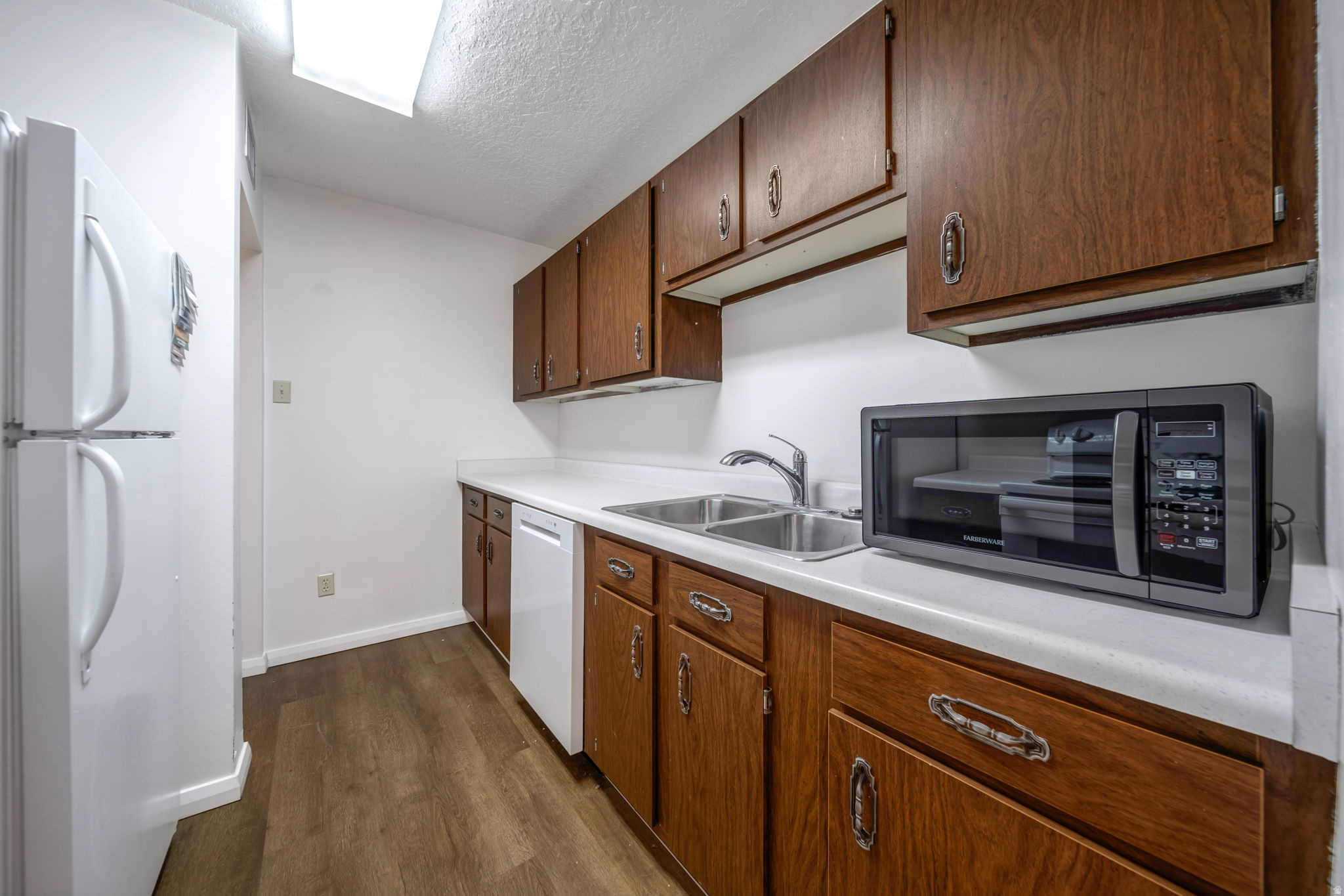 CANYON ROAD - Residential