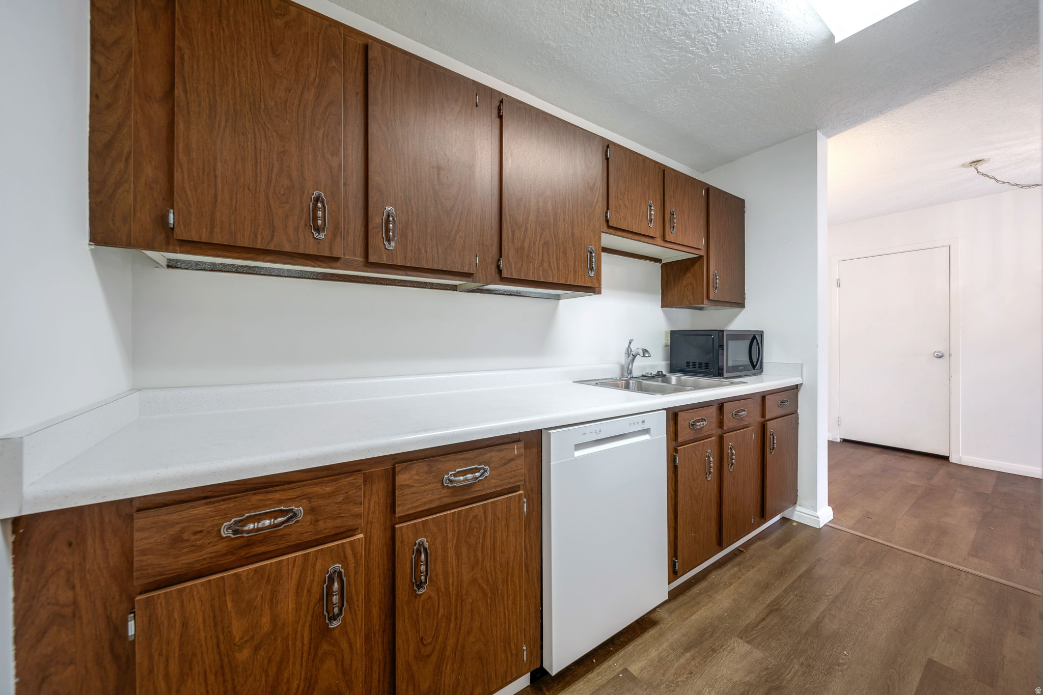 CANYON ROAD - Residential
