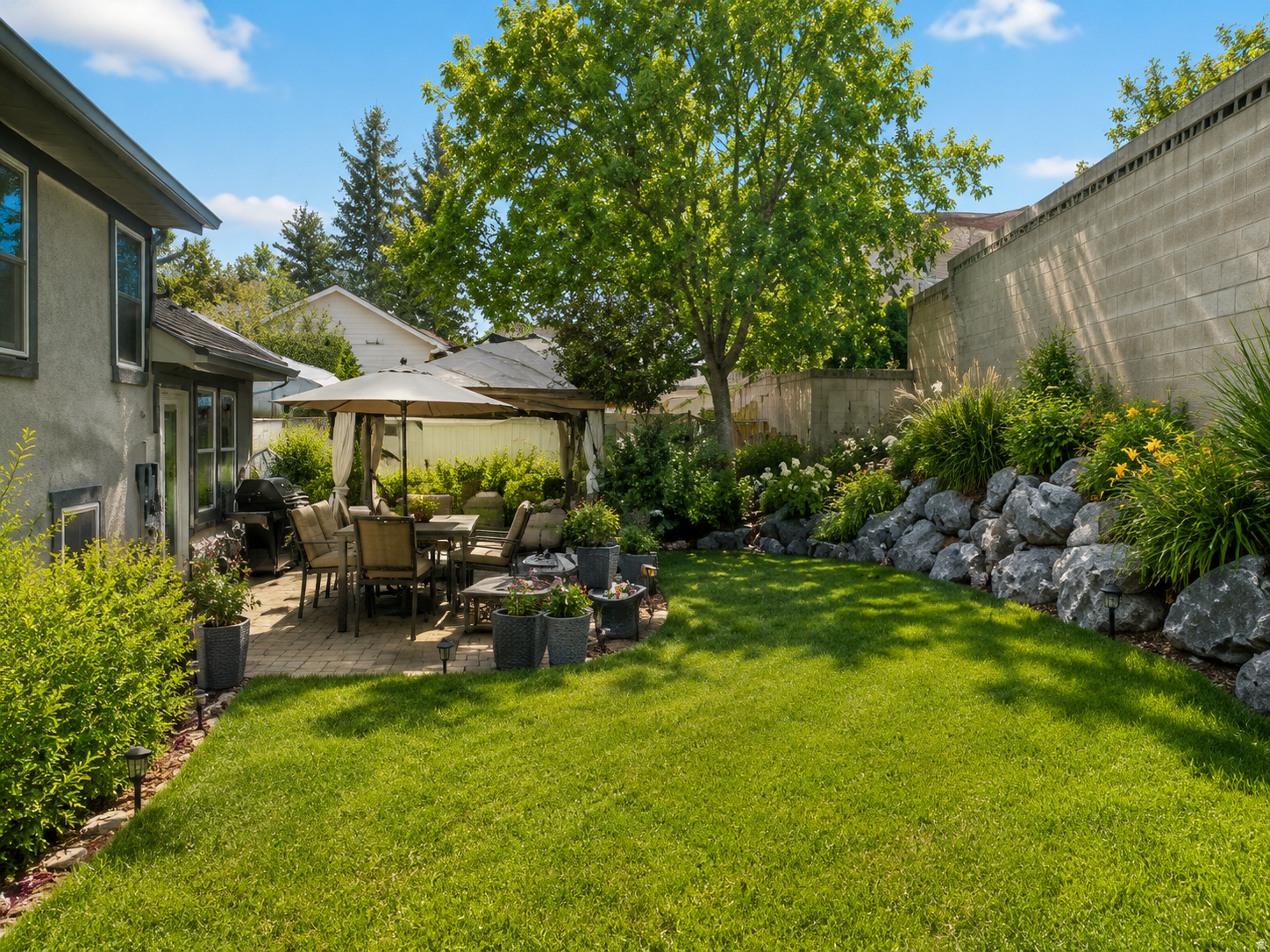 PEBBLE HILLS - Residential