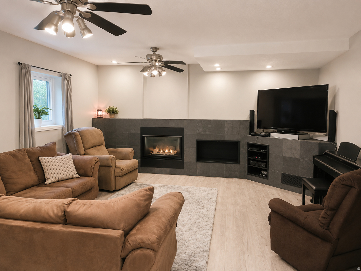 PEBBLE HILLS - Residential