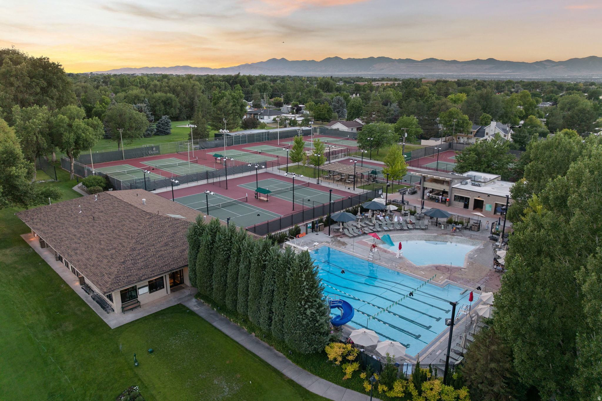 LAKEWOOD - Residential