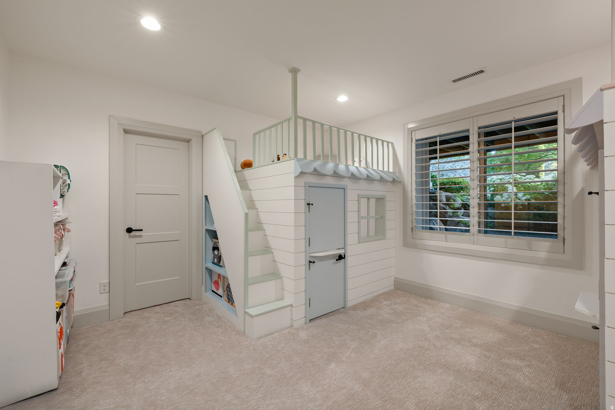 LAKEWOOD - Residential