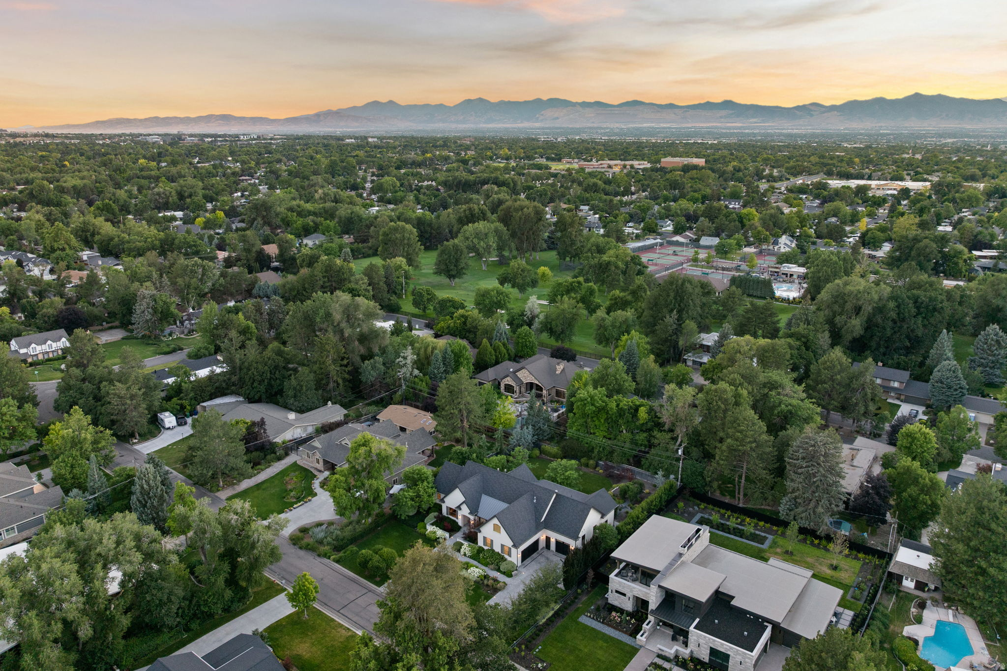 LAKEWOOD - Residential