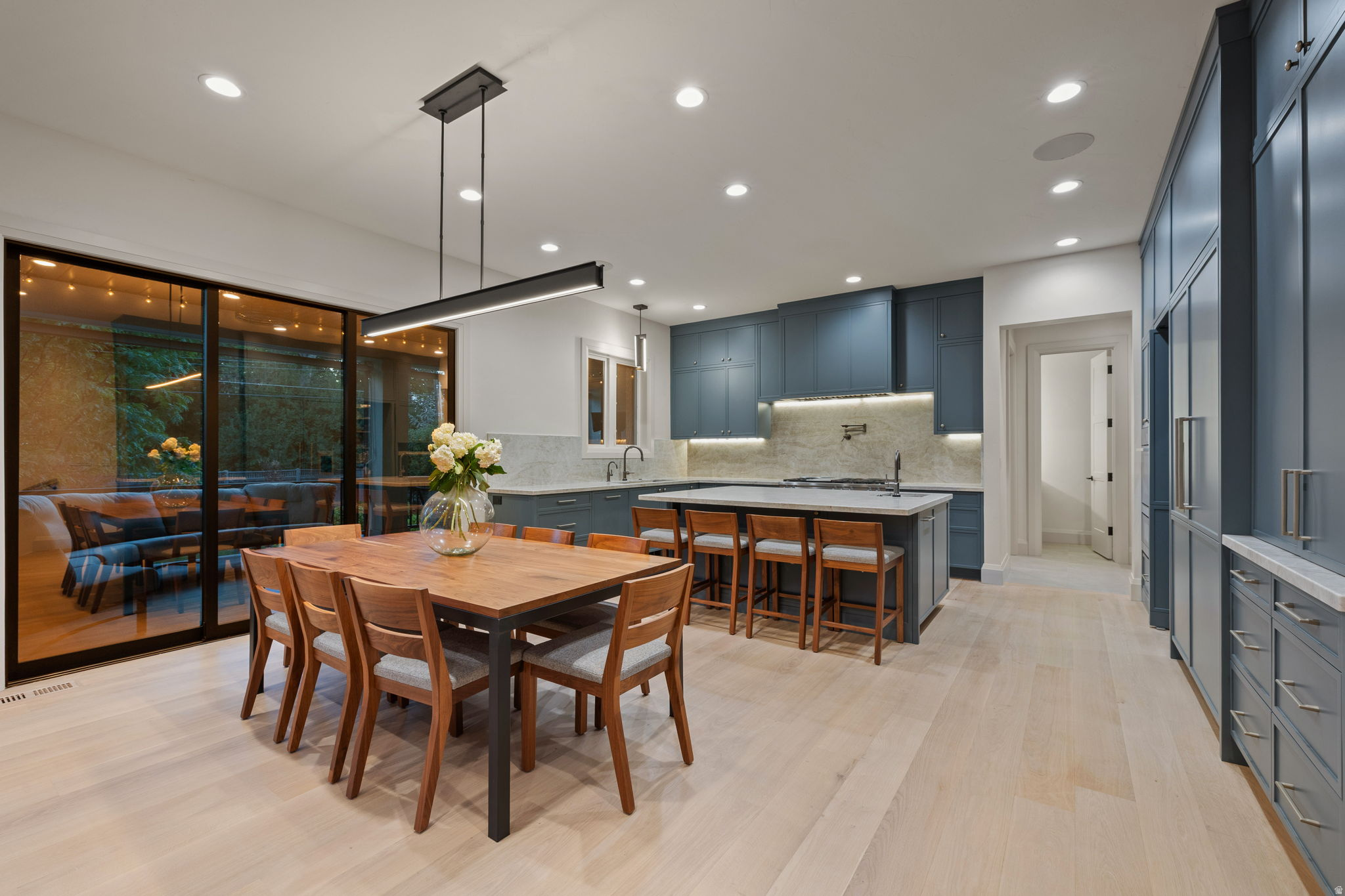 LAKEWOOD - Residential