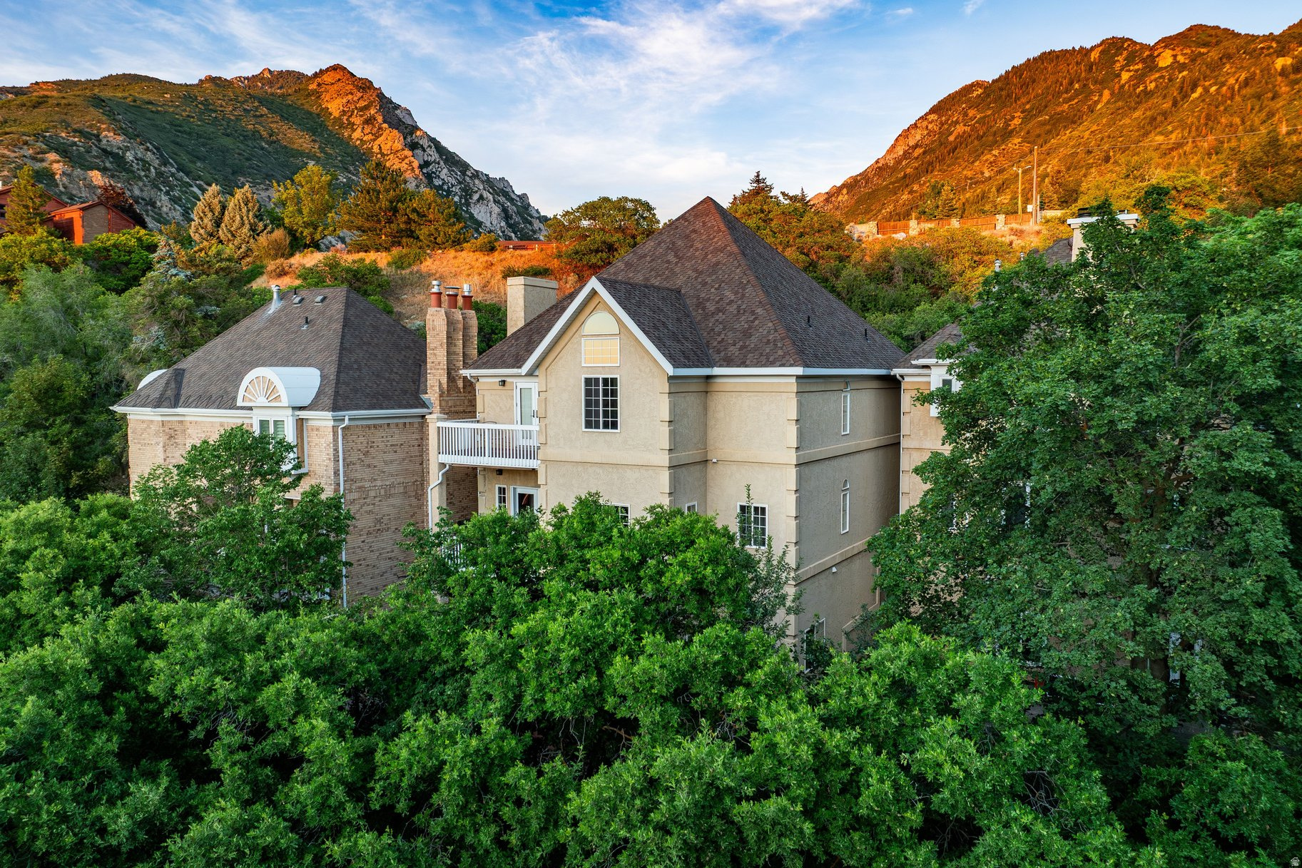 LA MONTAGNE - Residential