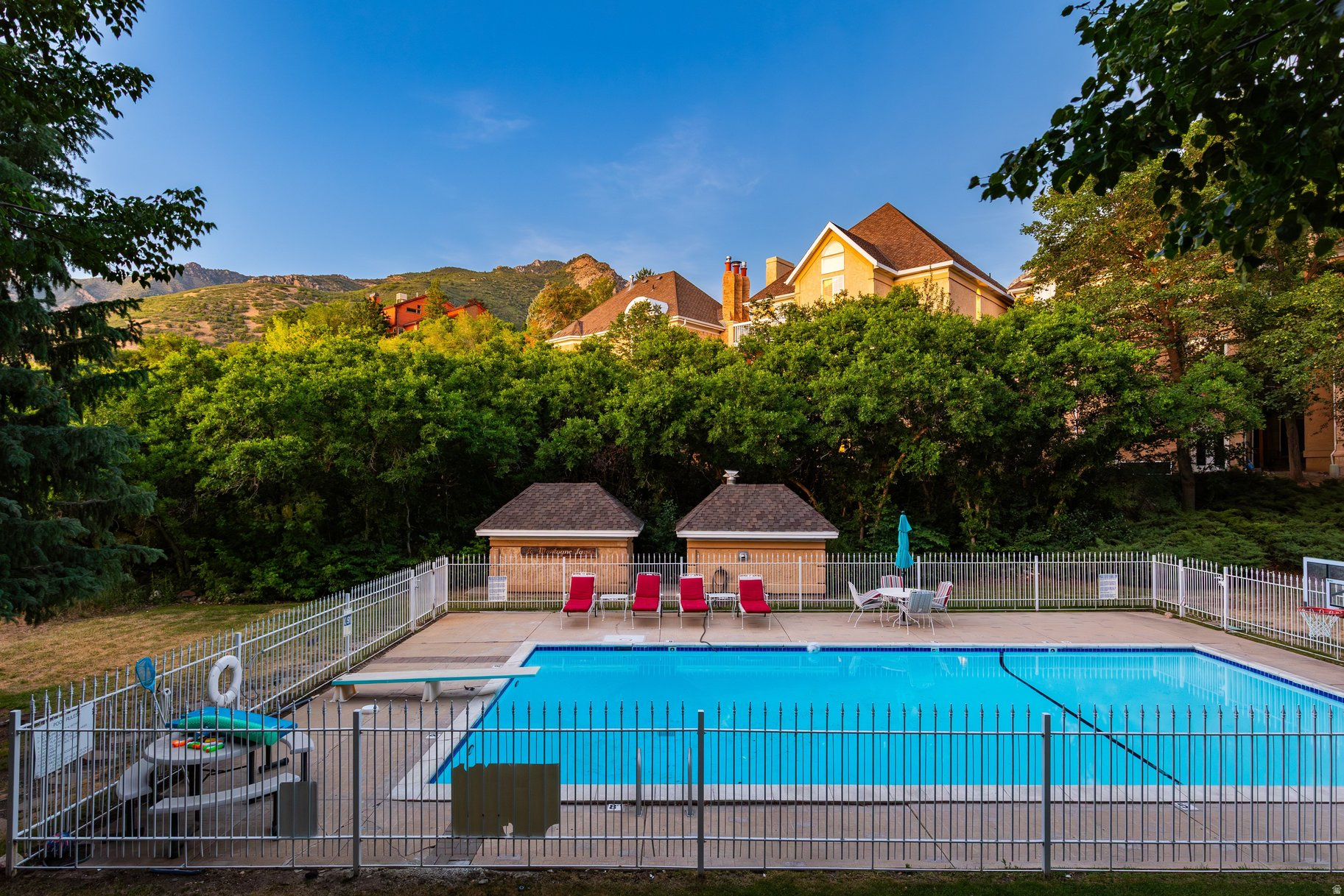 LA MONTAGNE - Residential
