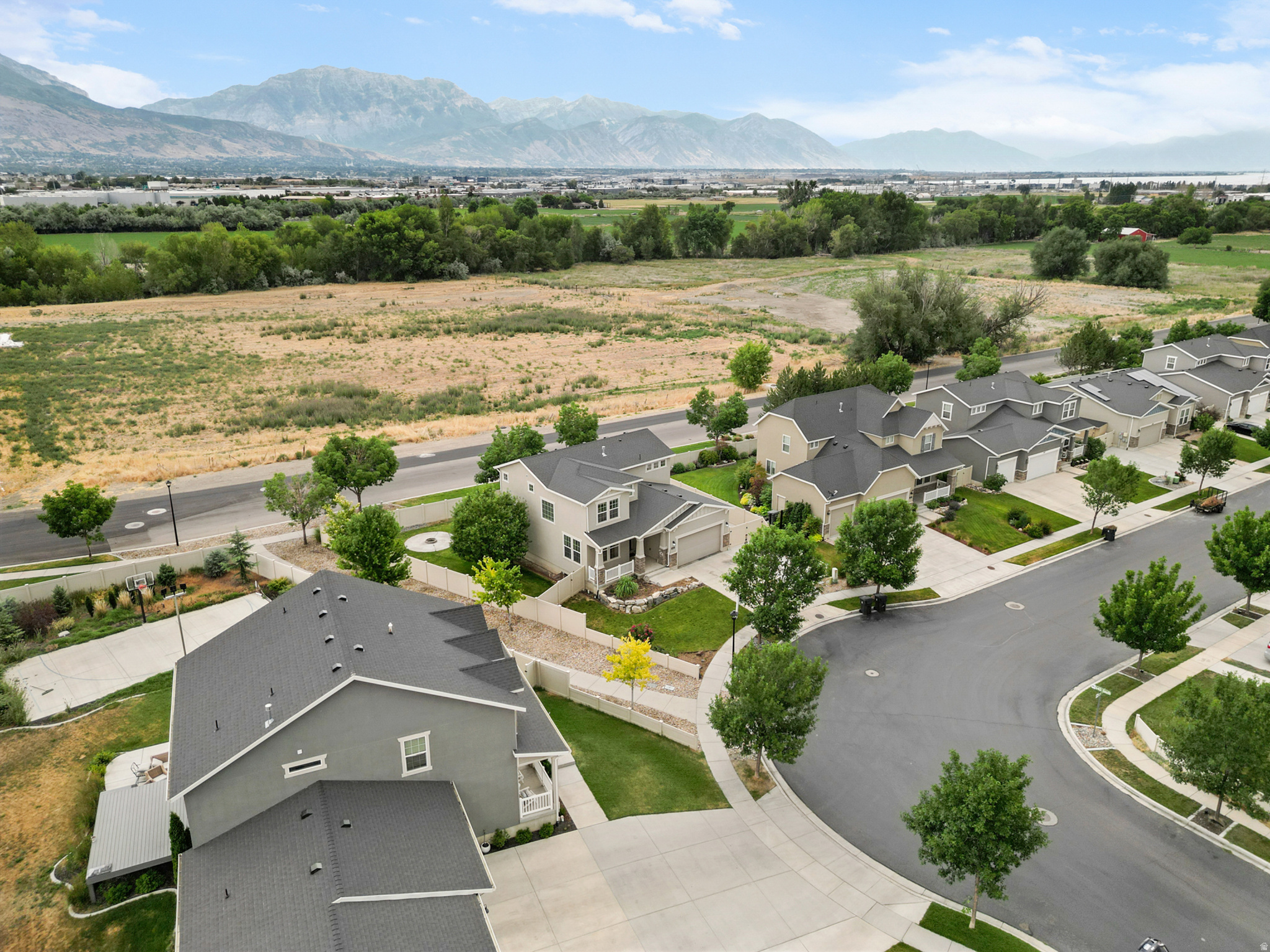 HARBOR VILLAGE - Residential