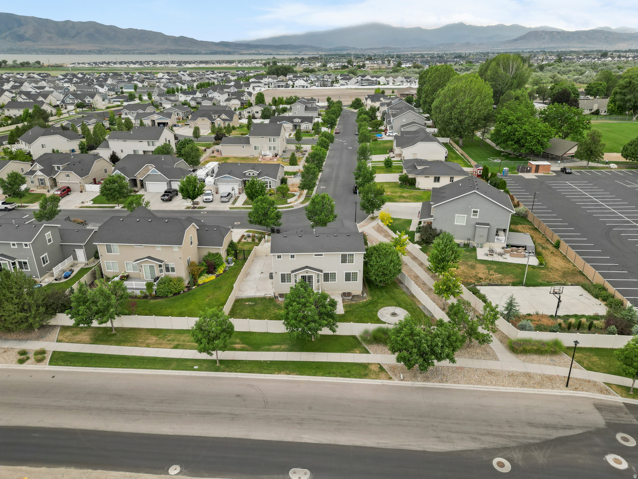 HARBOR VILLAGE - Residential