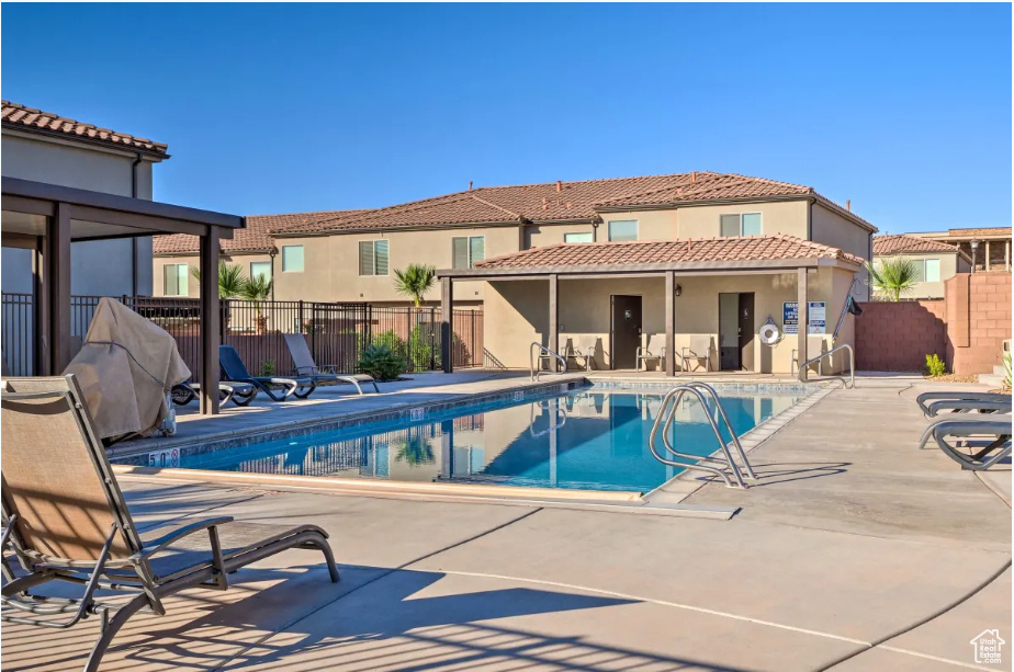 VIDA SOL VACATION TOWNHOMES - Residential