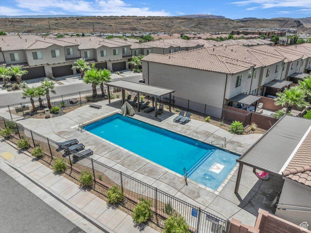 VIDA SOL VACATION TOWNHOMES - Residential