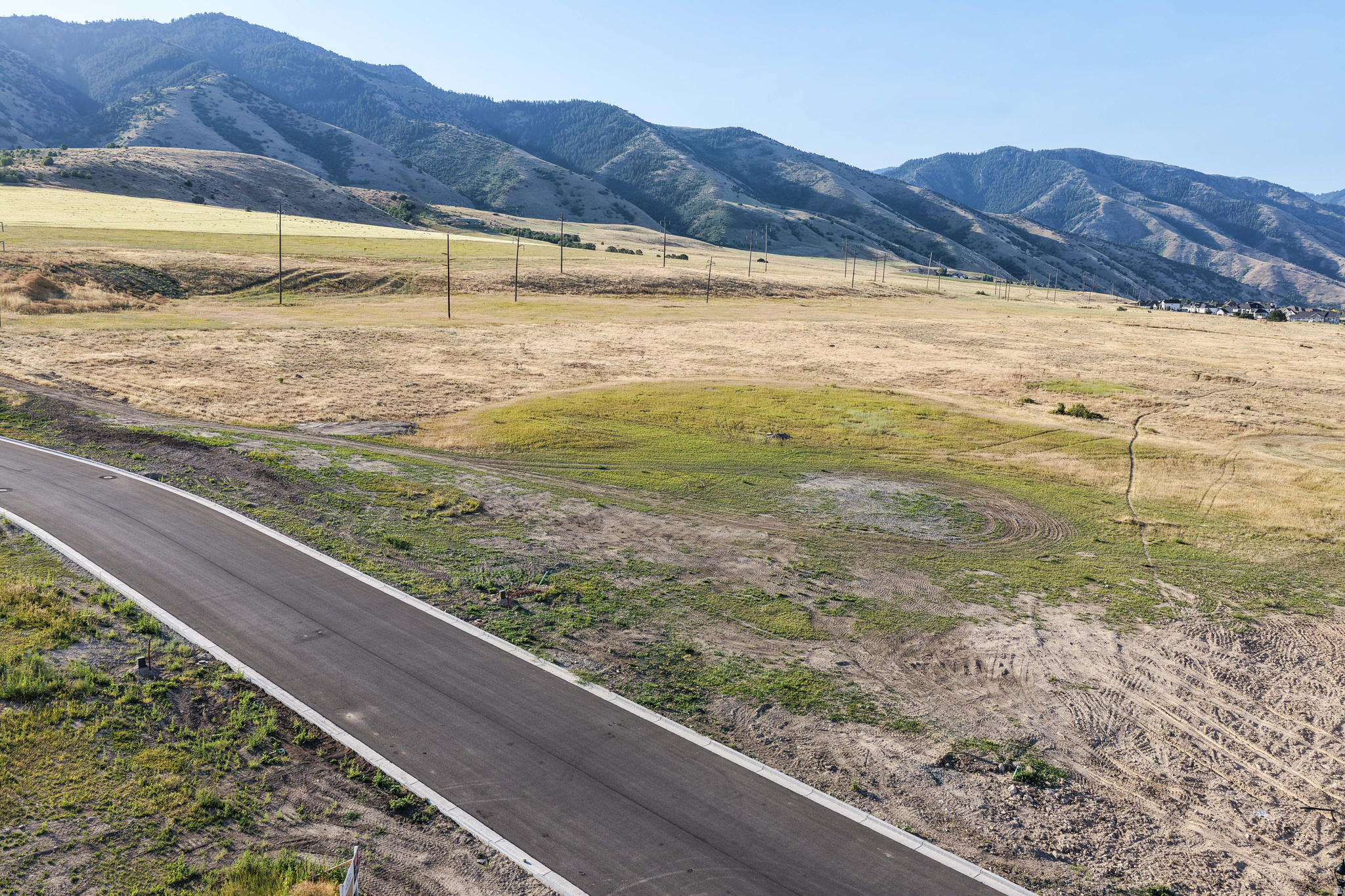 SUNCREST FIELDS - Land