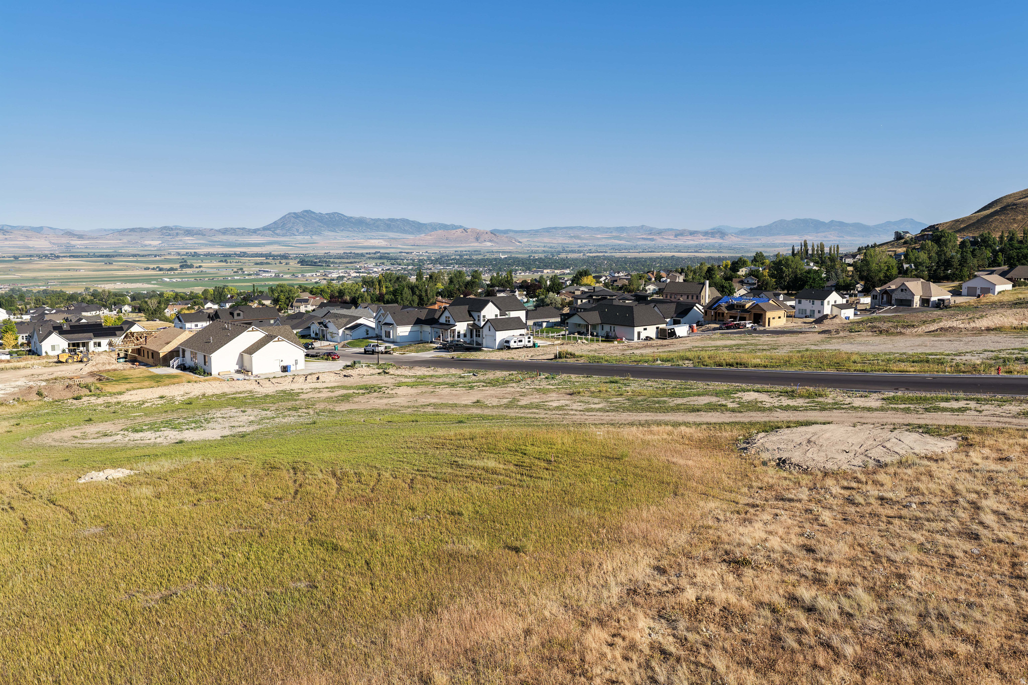 SUNCREST FIELDS - Land
