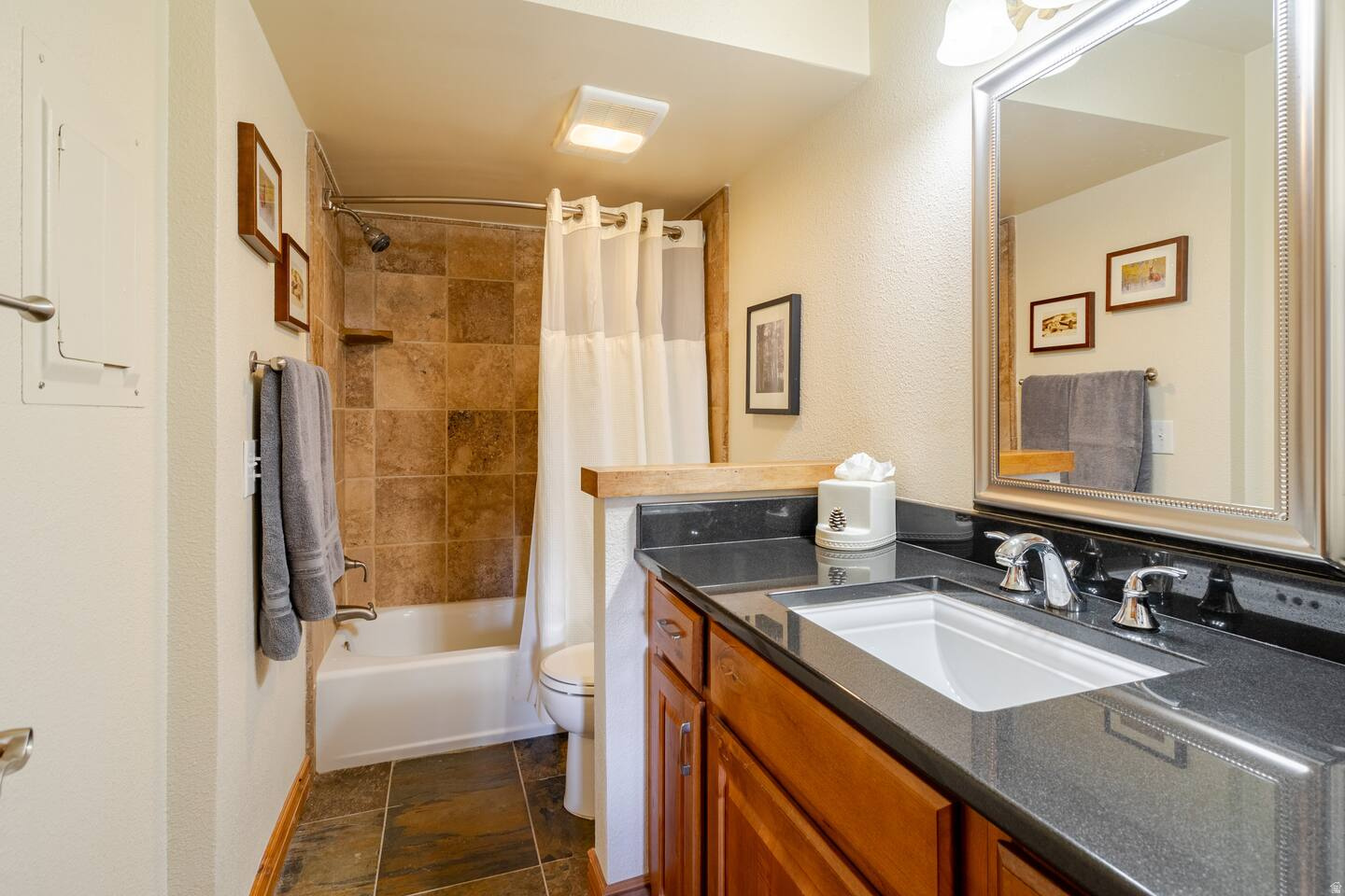 RED PINE CHALETS CONDO - Residential