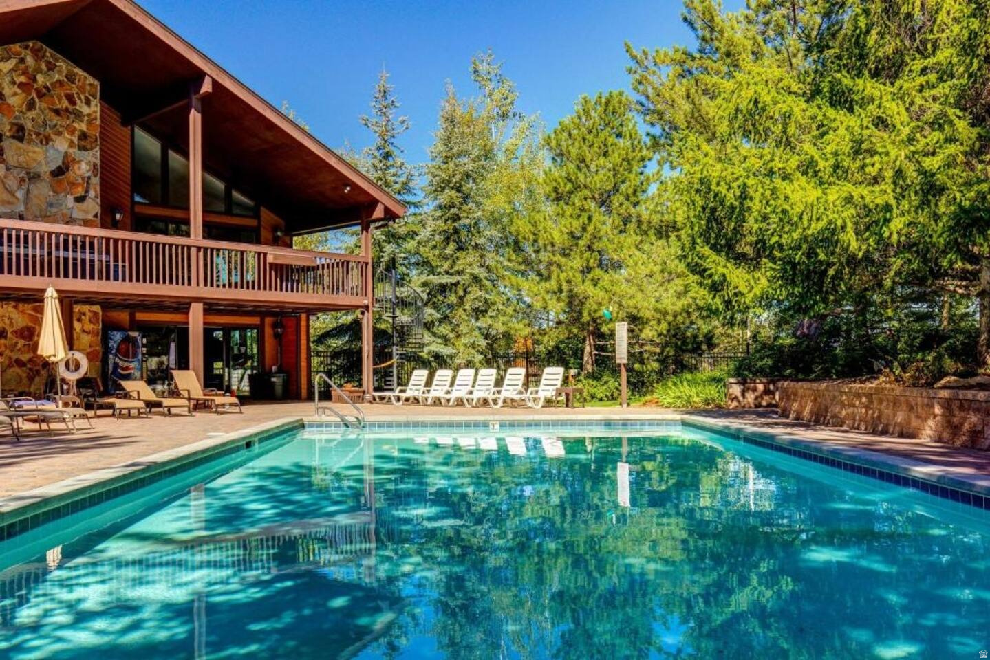 RED PINE CHALETS CONDO - Residential