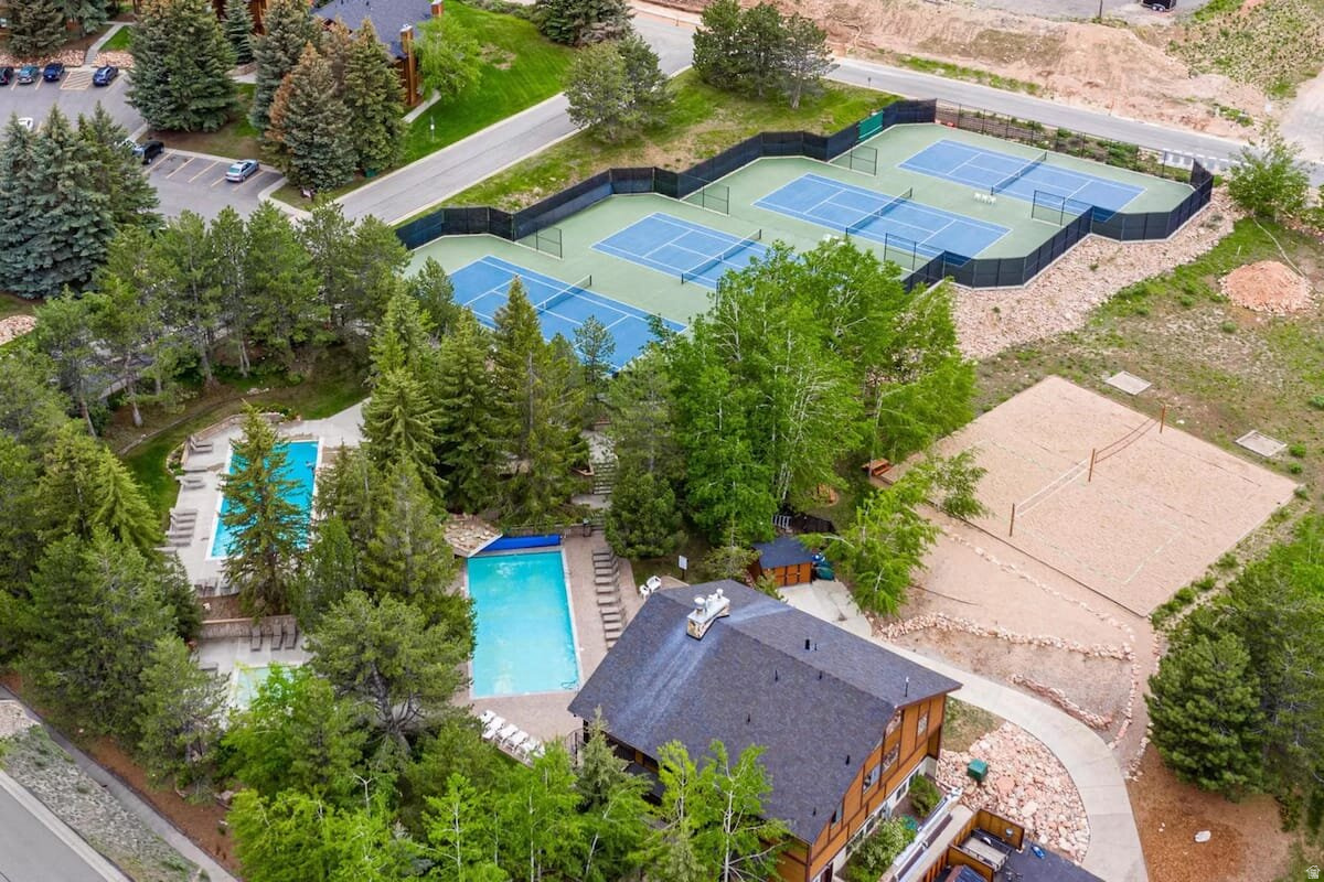 RED PINE CHALETS CONDO - Residential