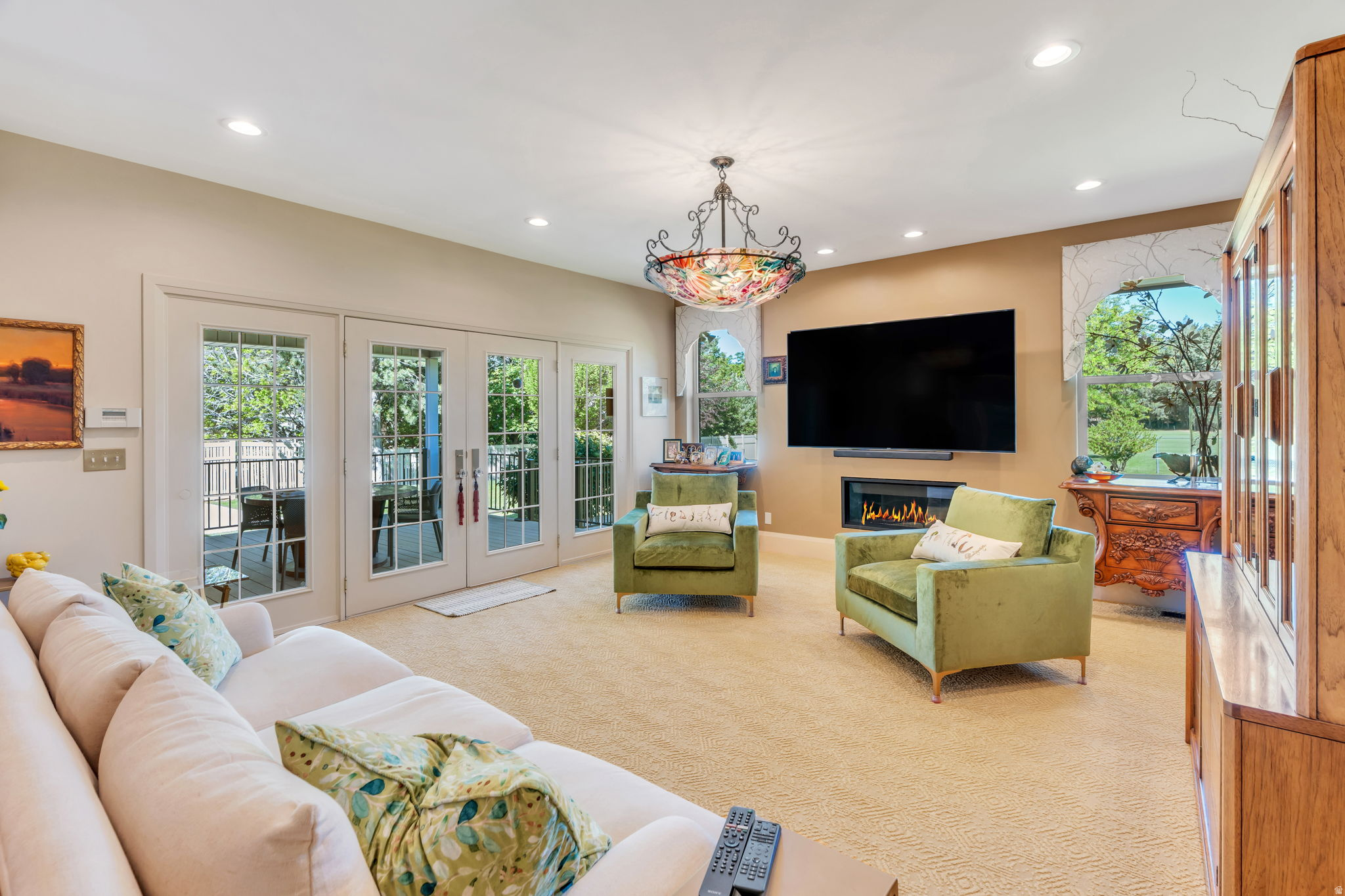 HIDDEN OAKS - Residential