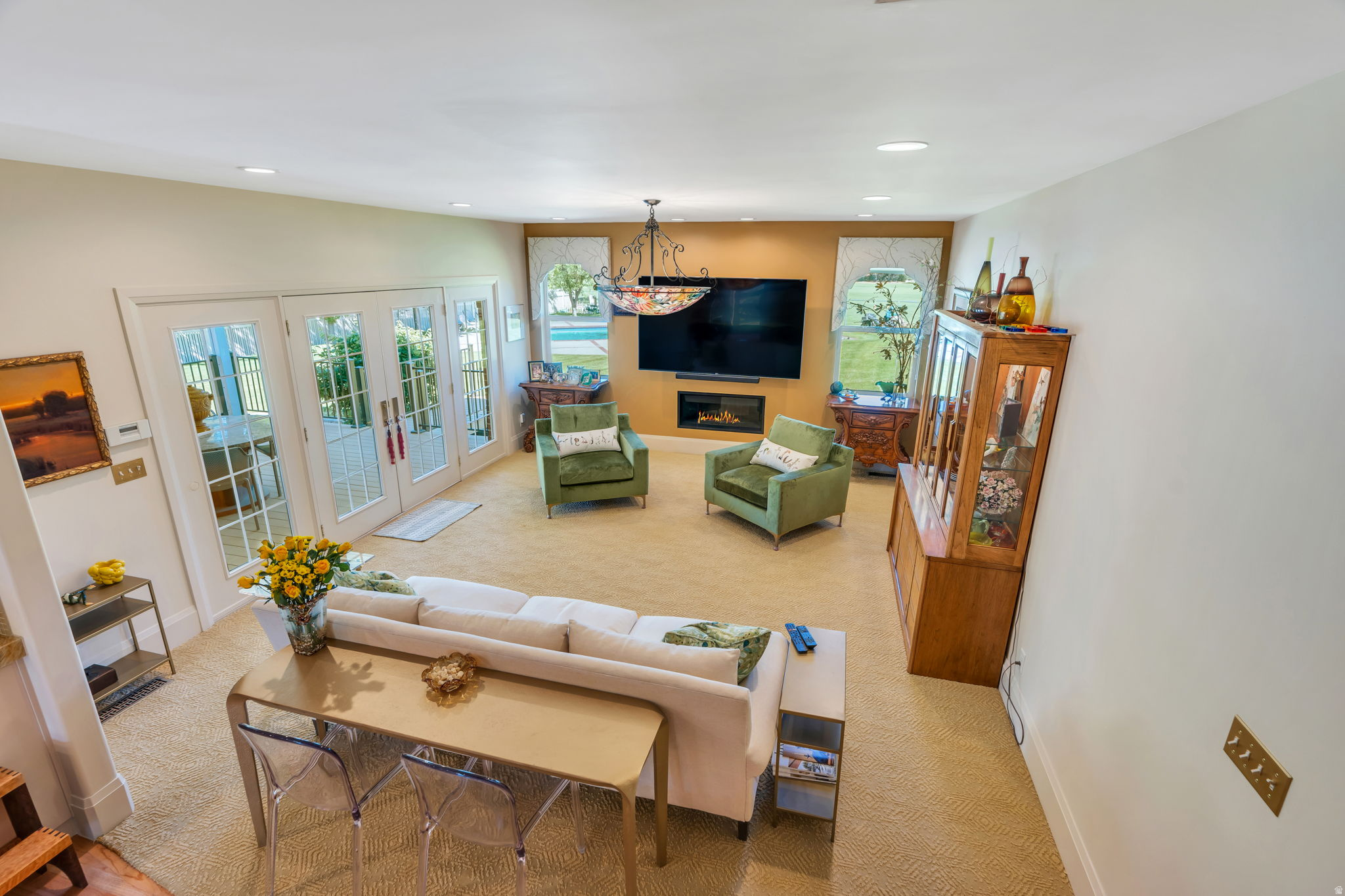 HIDDEN OAKS - Residential