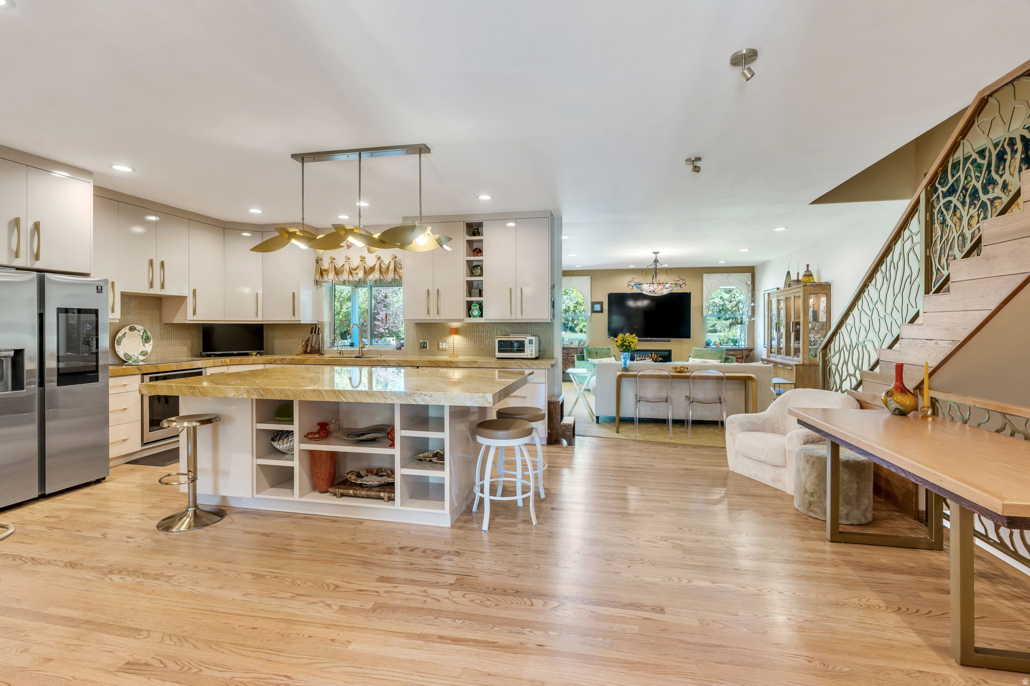 HIDDEN OAKS - Residential