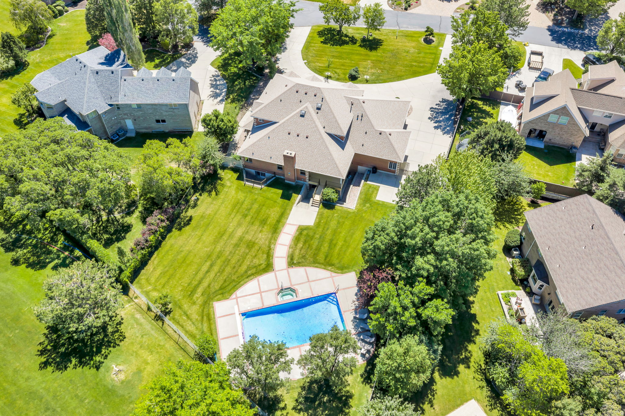 HIDDEN OAKS - Residential