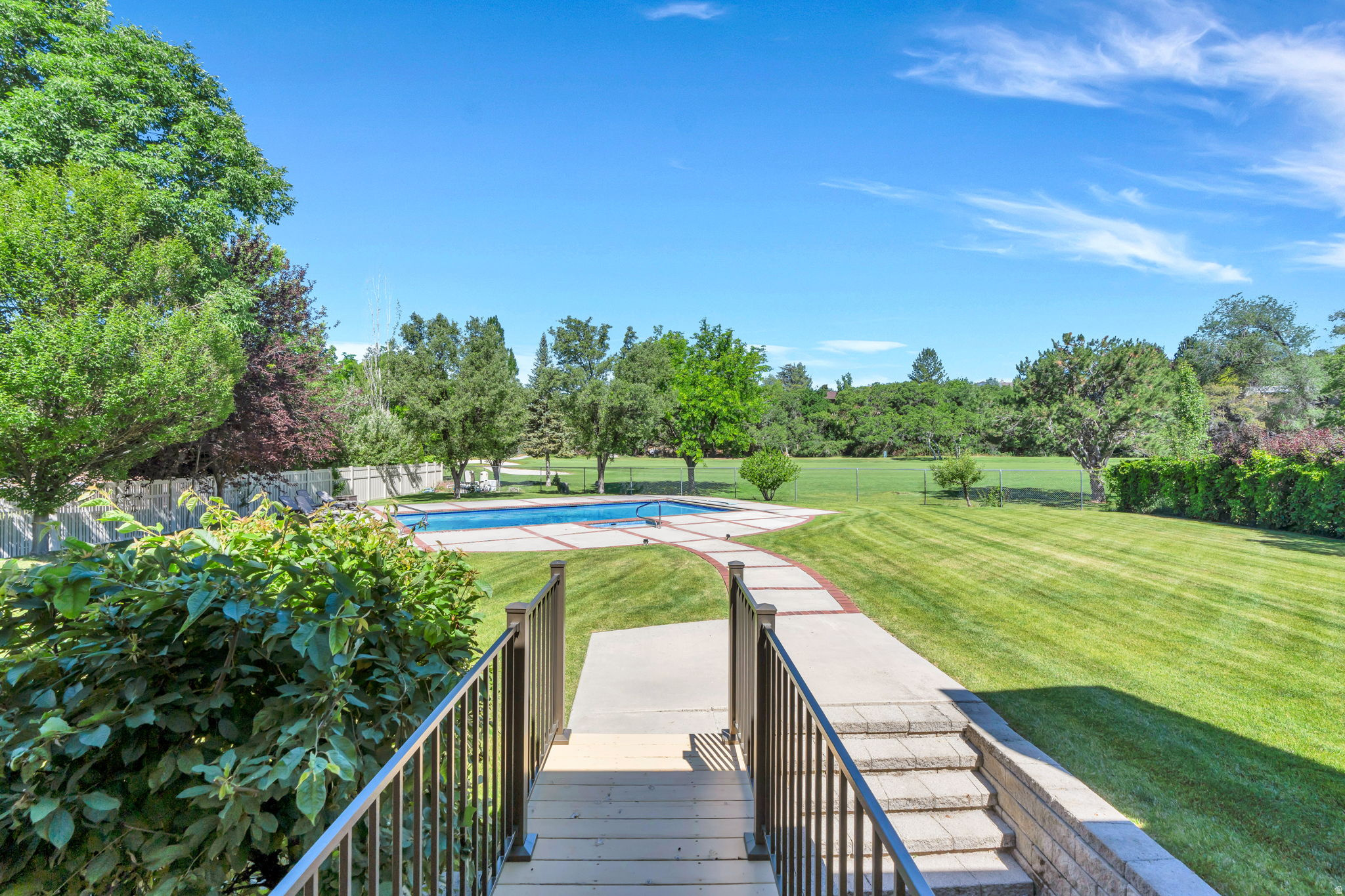 HIDDEN OAKS - Residential
