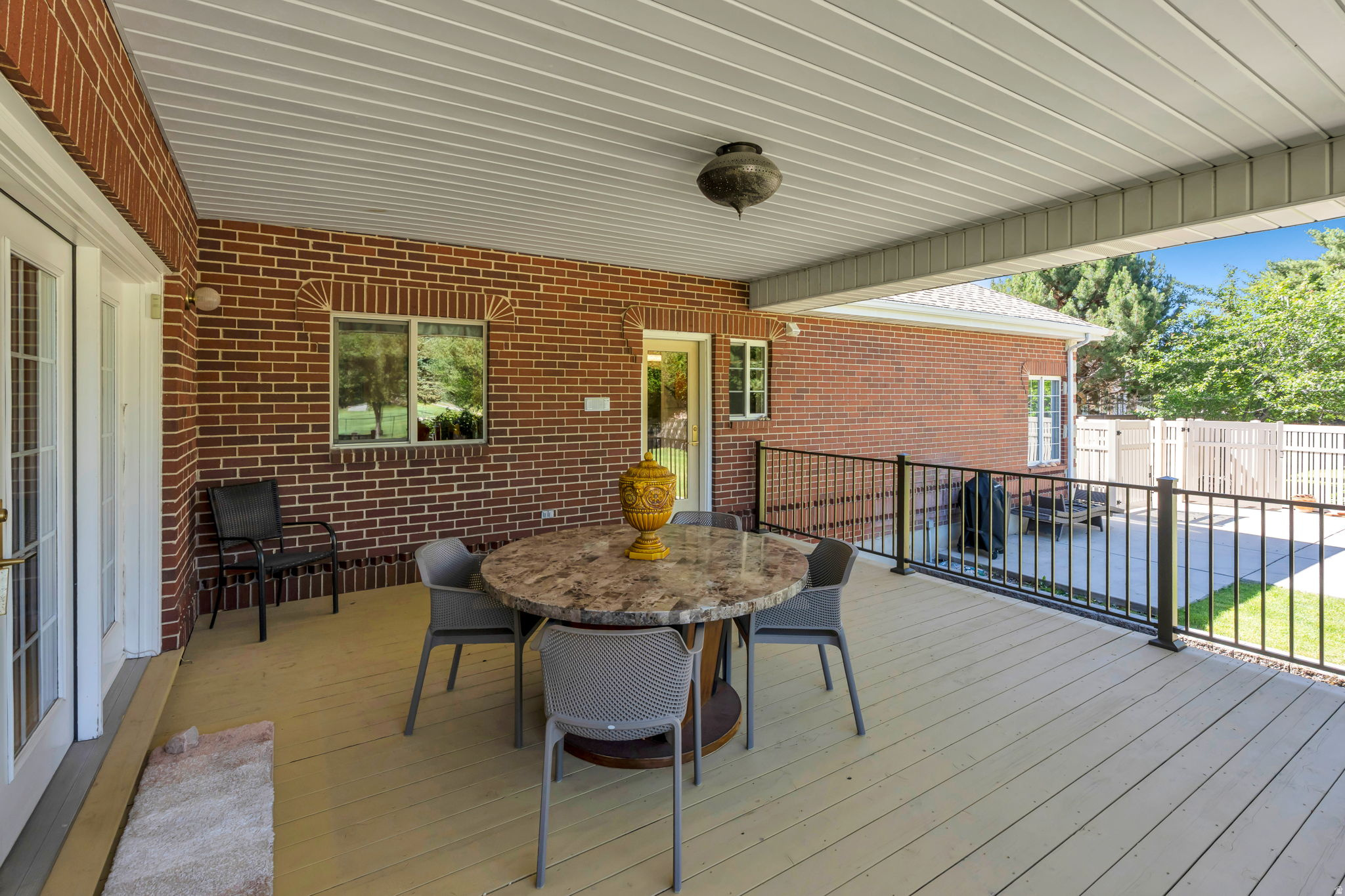 HIDDEN OAKS - Residential