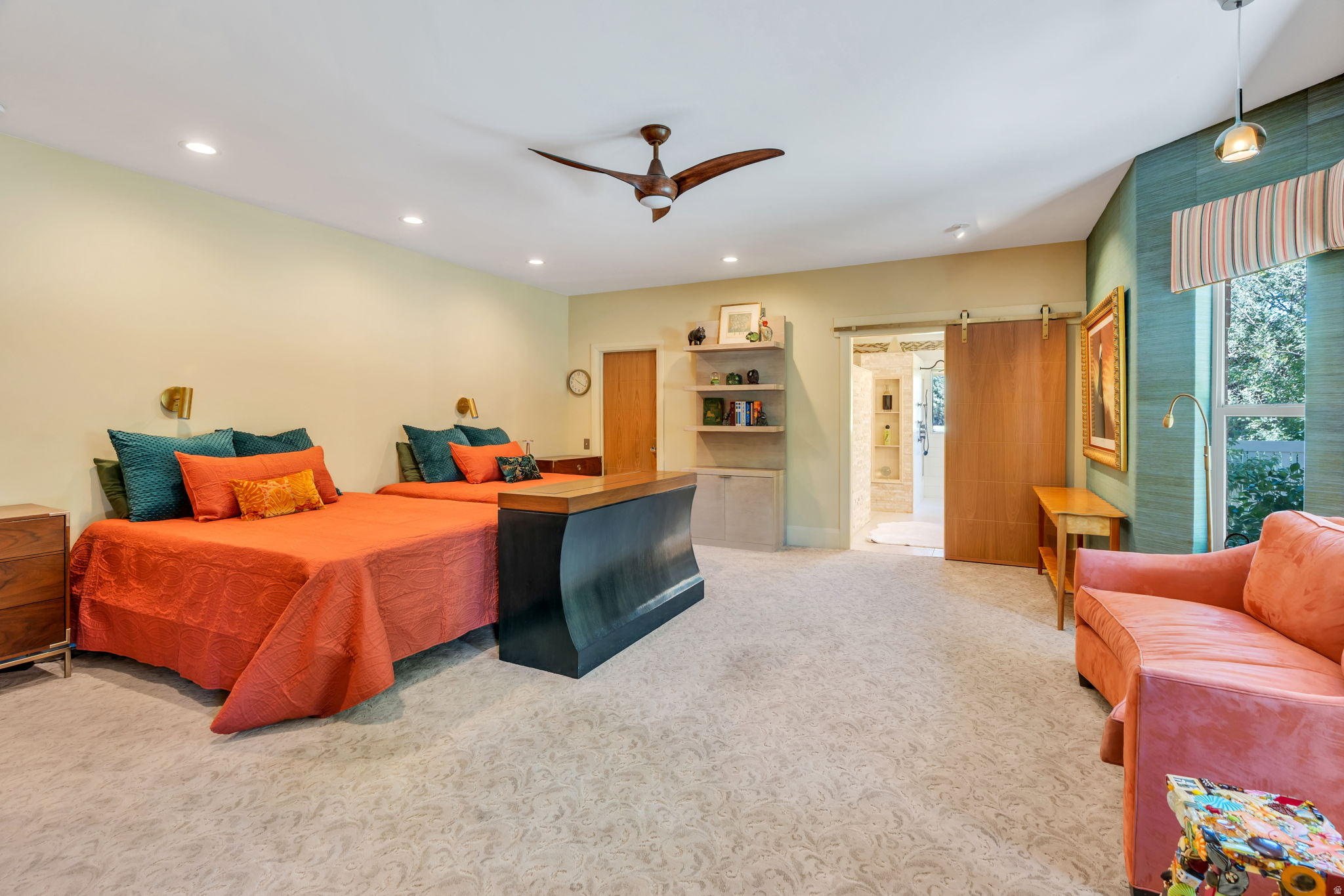 HIDDEN OAKS - Residential