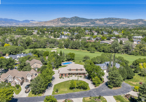HIDDEN OAKS - Residential