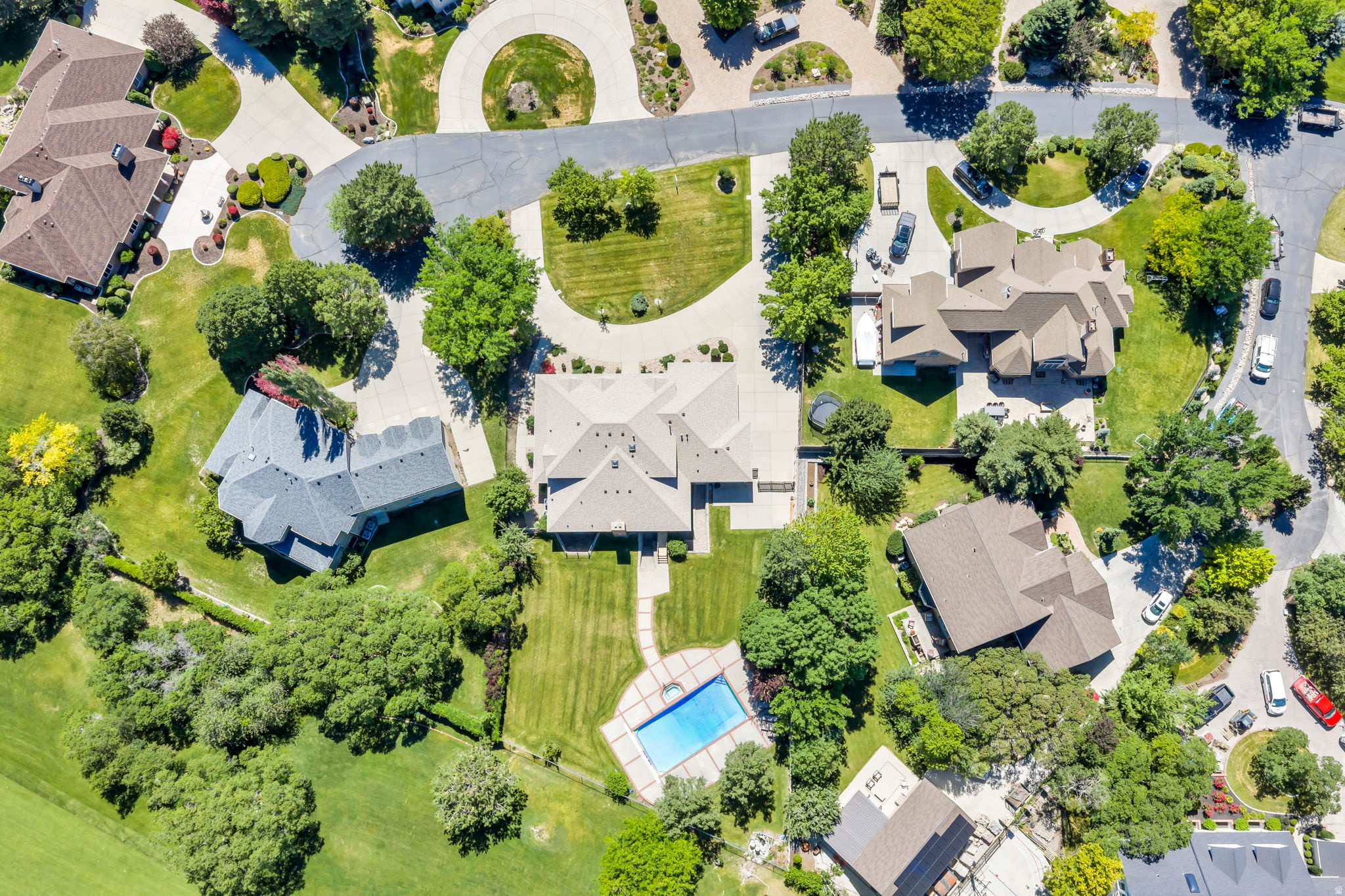 HIDDEN OAKS - Residential