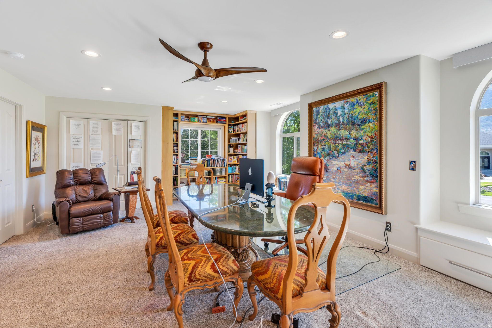 HIDDEN OAKS - Residential