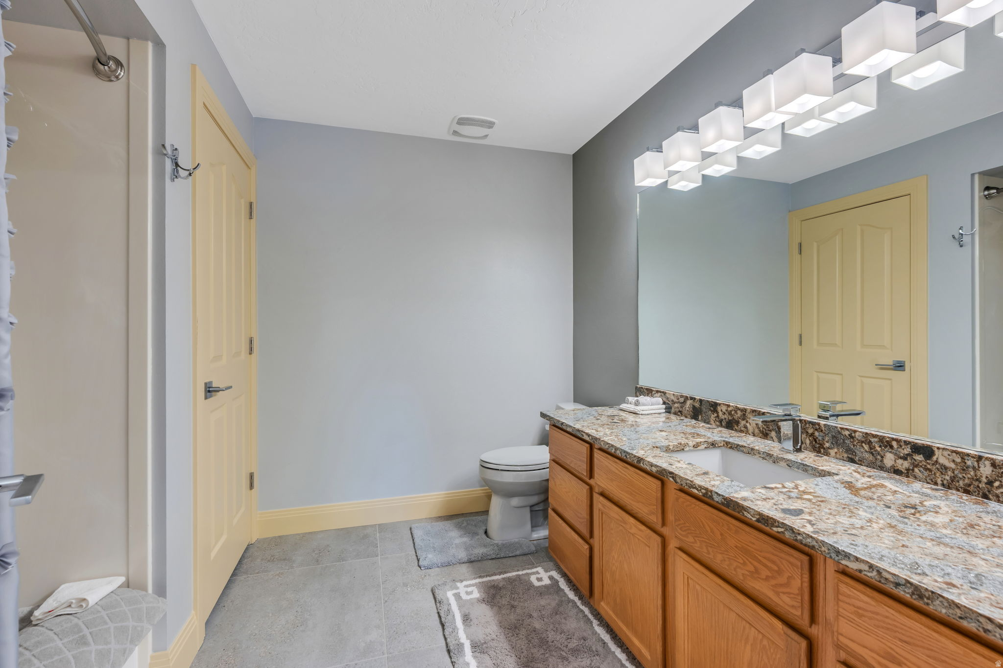 HIDDEN OAKS - Residential