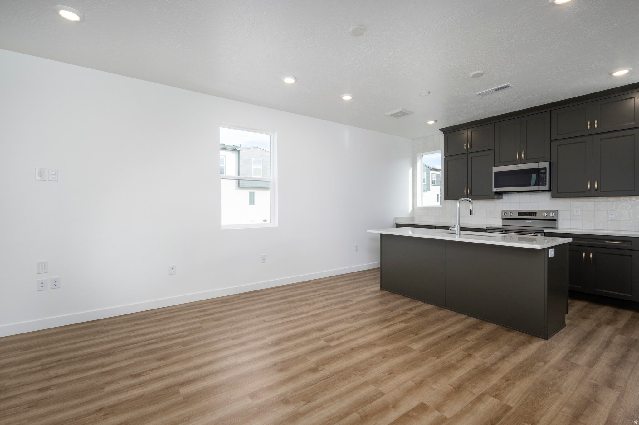 BULLION - Residential