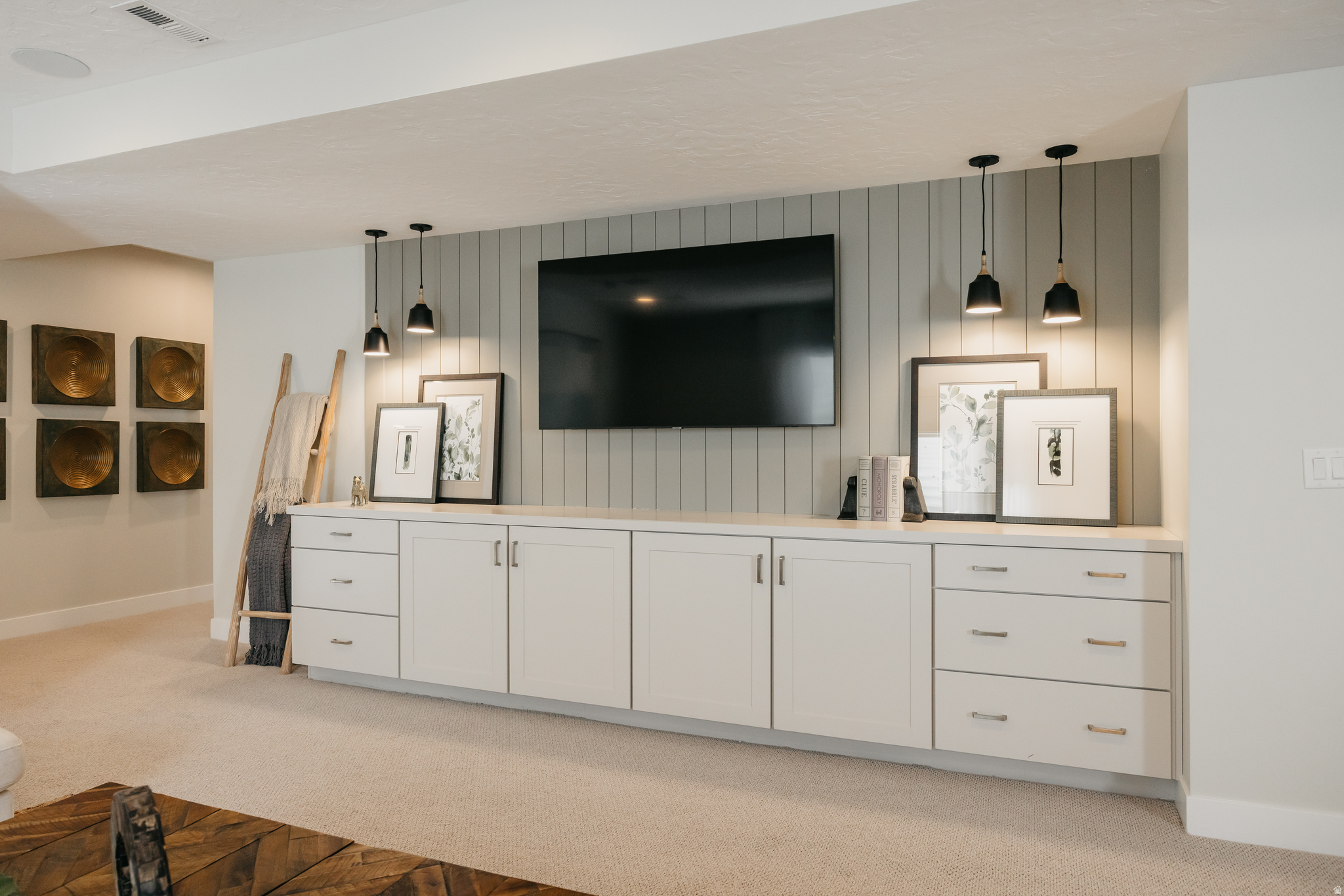 RIVERSIDE ESTATES - Residential