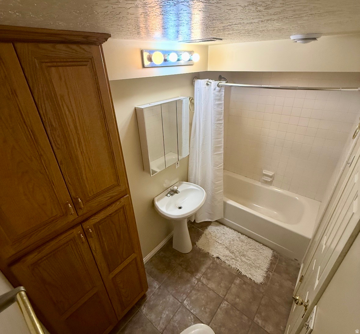 TATE - Residential Lease
