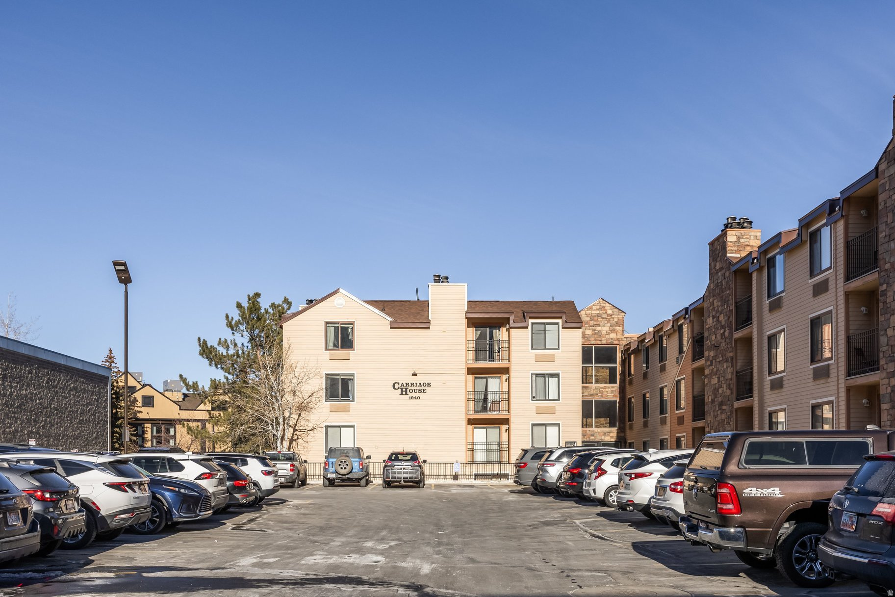 CARRIAGE HOUSE CONDOMINIUMS - Residential