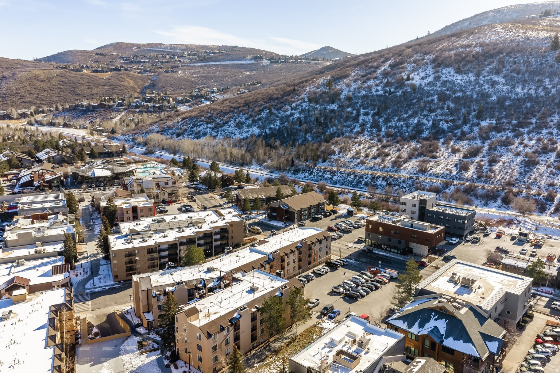 CARRIAGE HOUSE CONDOMINIUMS - Residential