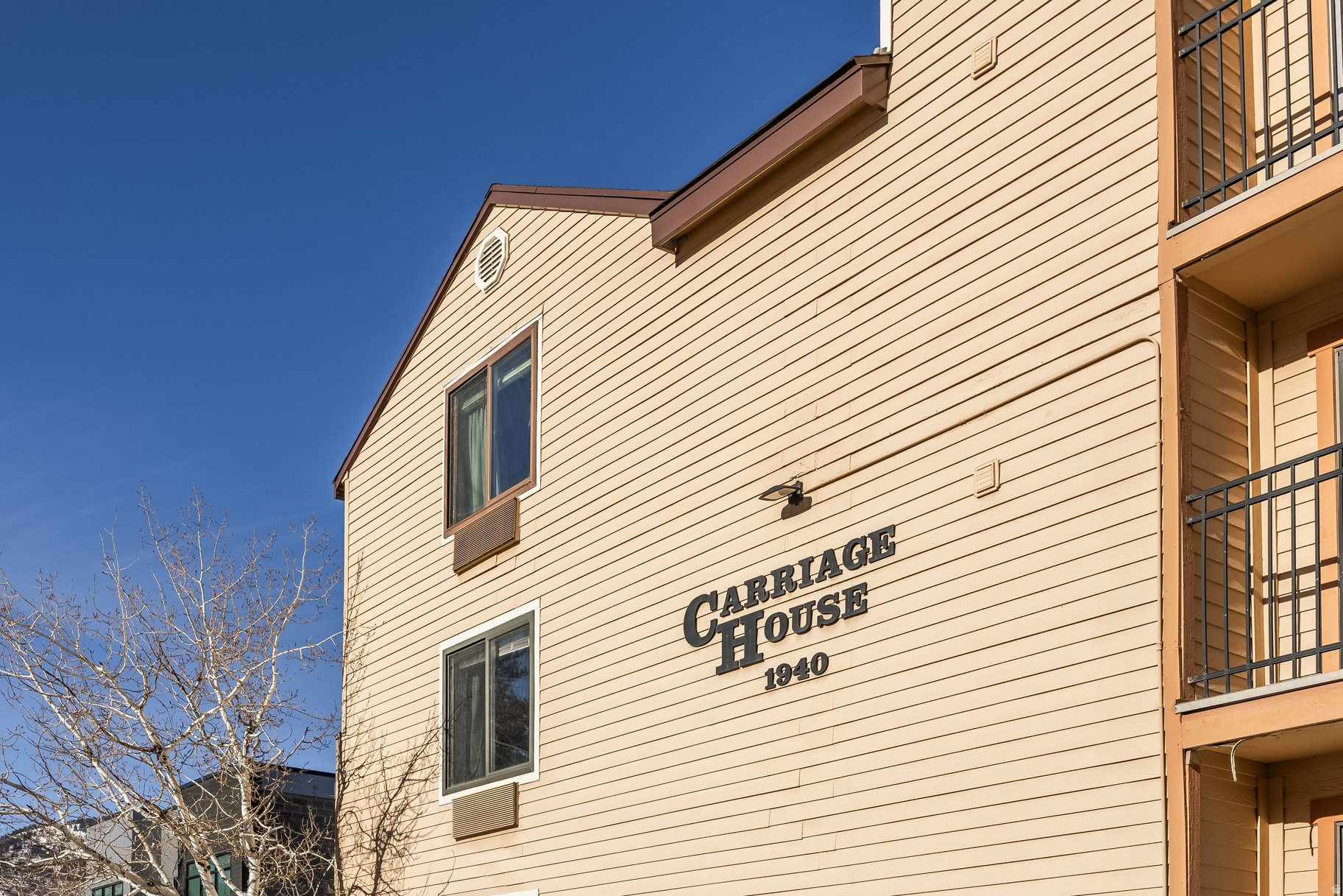CARRIAGE HOUSE CONDOMINIUMS - Residential